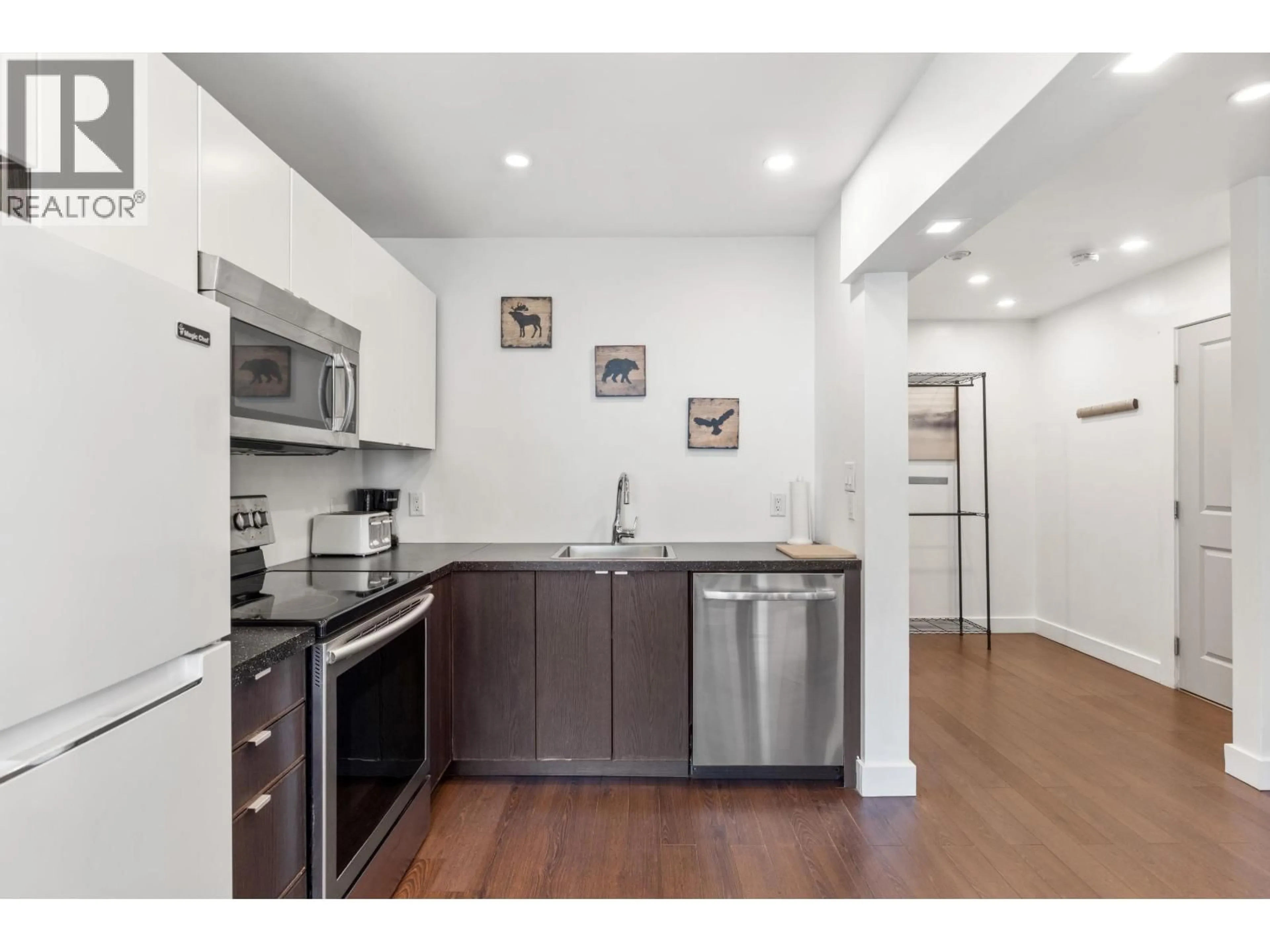 Standard kitchen, unknown for 301 - 2129 LAKE PLACID ROAD, Whistler British Columbia V8E0N4