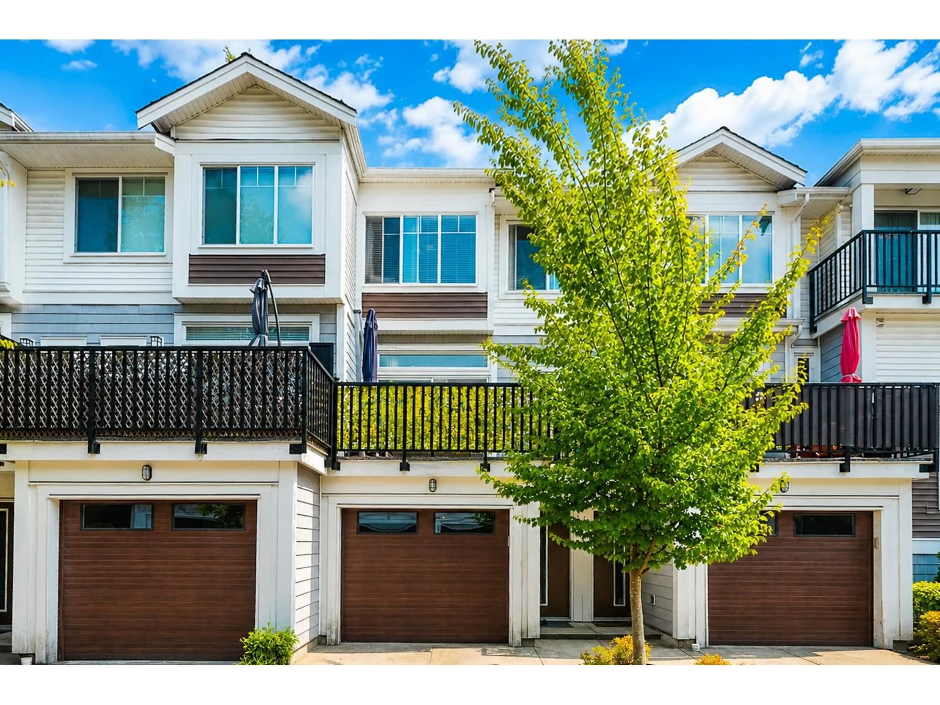 Home with vinyl exterior material, street for 9 - 2528 156 STREET, Surrey British Columbia V4P0E7