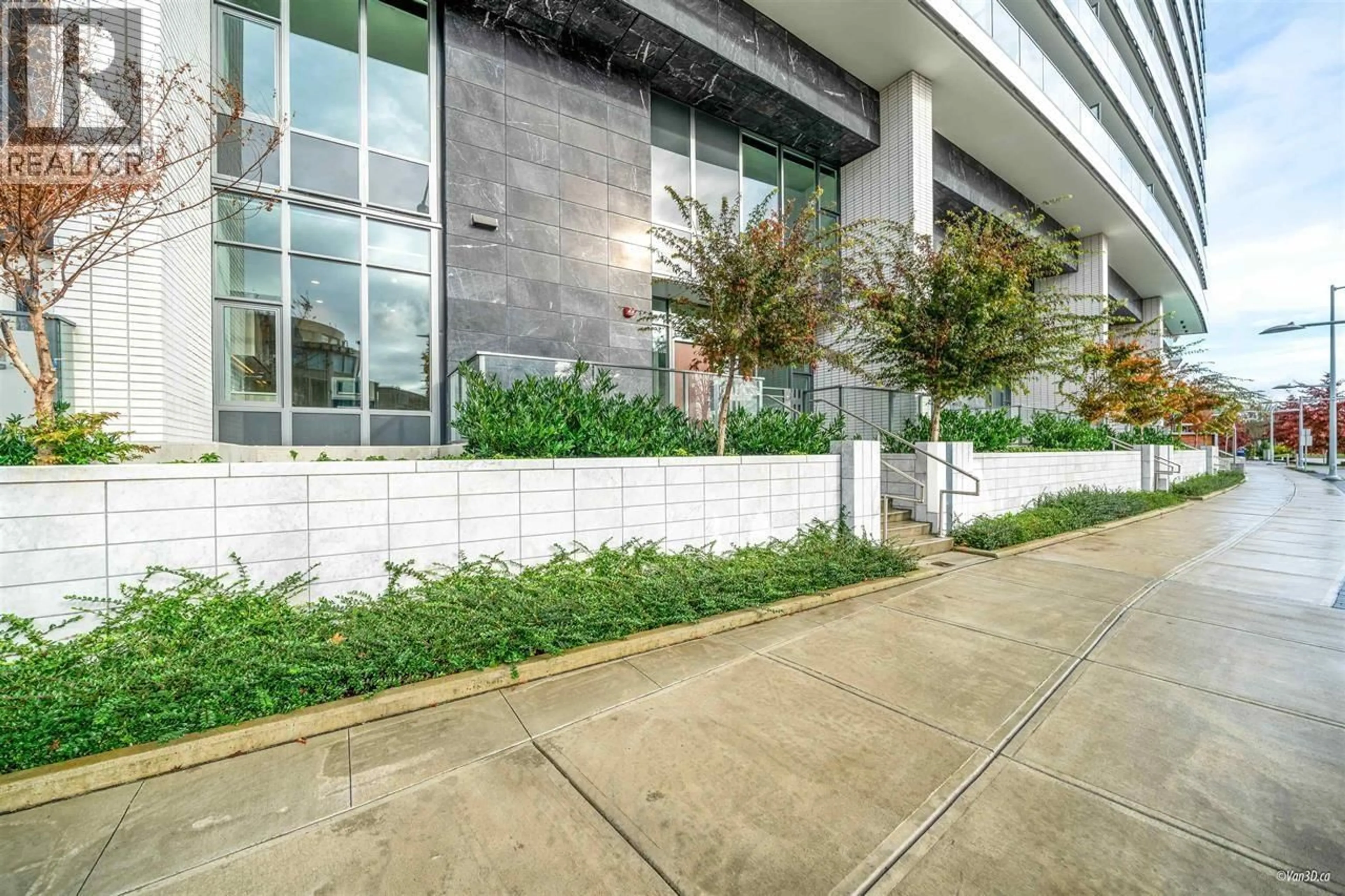 Patio, street for TH-05 - 8555 CAPSTAN WAY, Richmond British Columbia V6X0W1