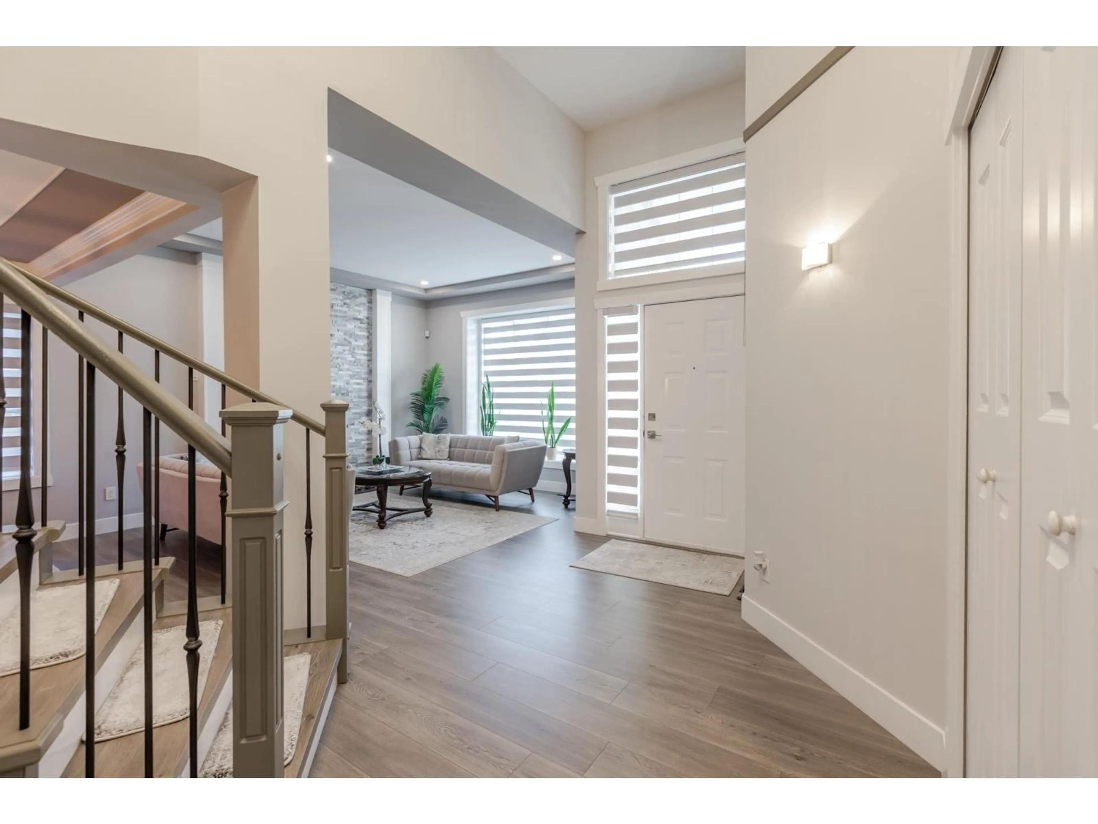 Indoor entryway for 11060 158B STREET, Surrey British Columbia V4N5E9