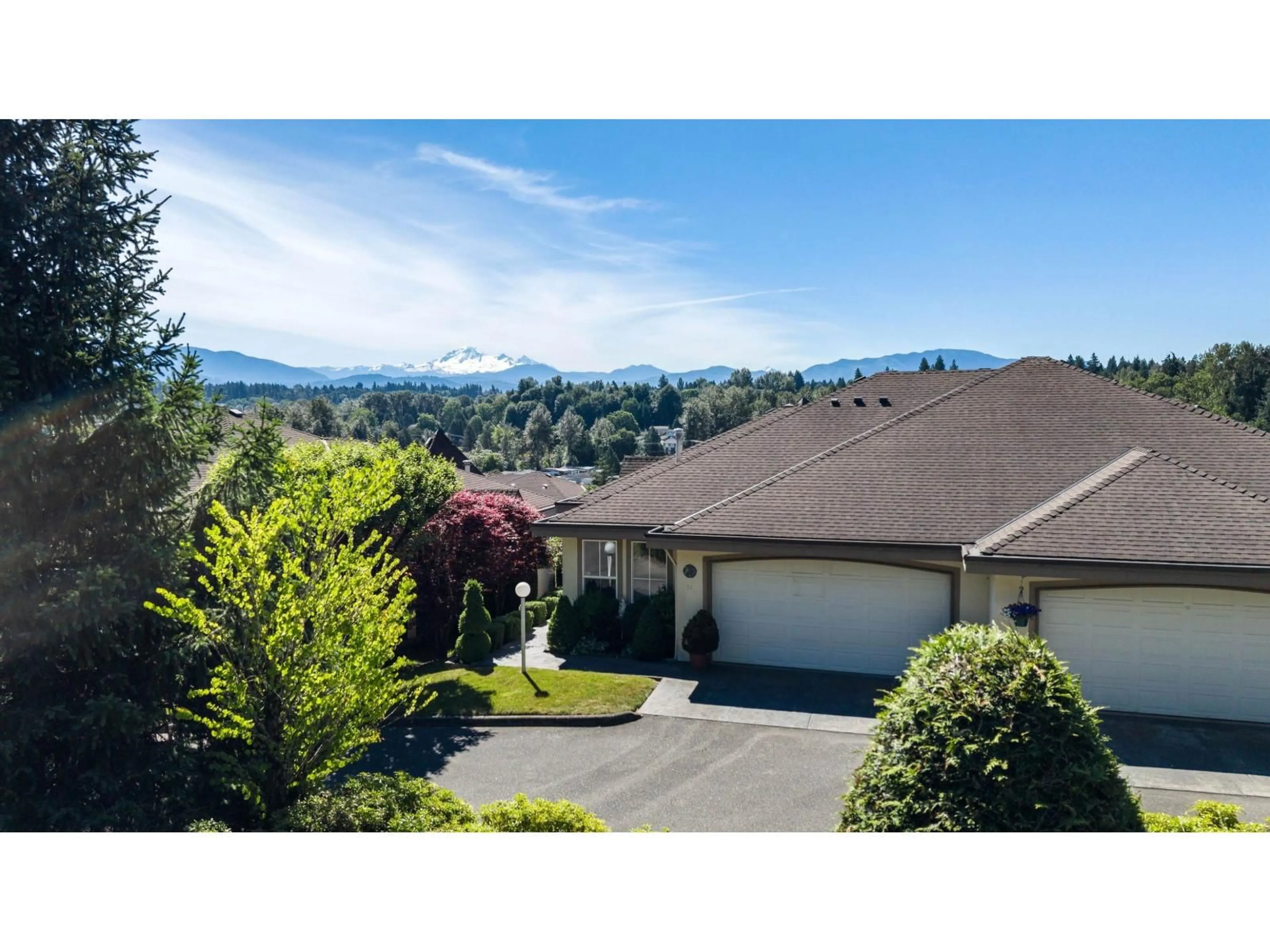 A pic from outside/outdoor area/front of a property/back of a property/a pic from drone, mountain view for 34 - 3354 HORN STREET, Abbotsford British Columbia V2S7L3