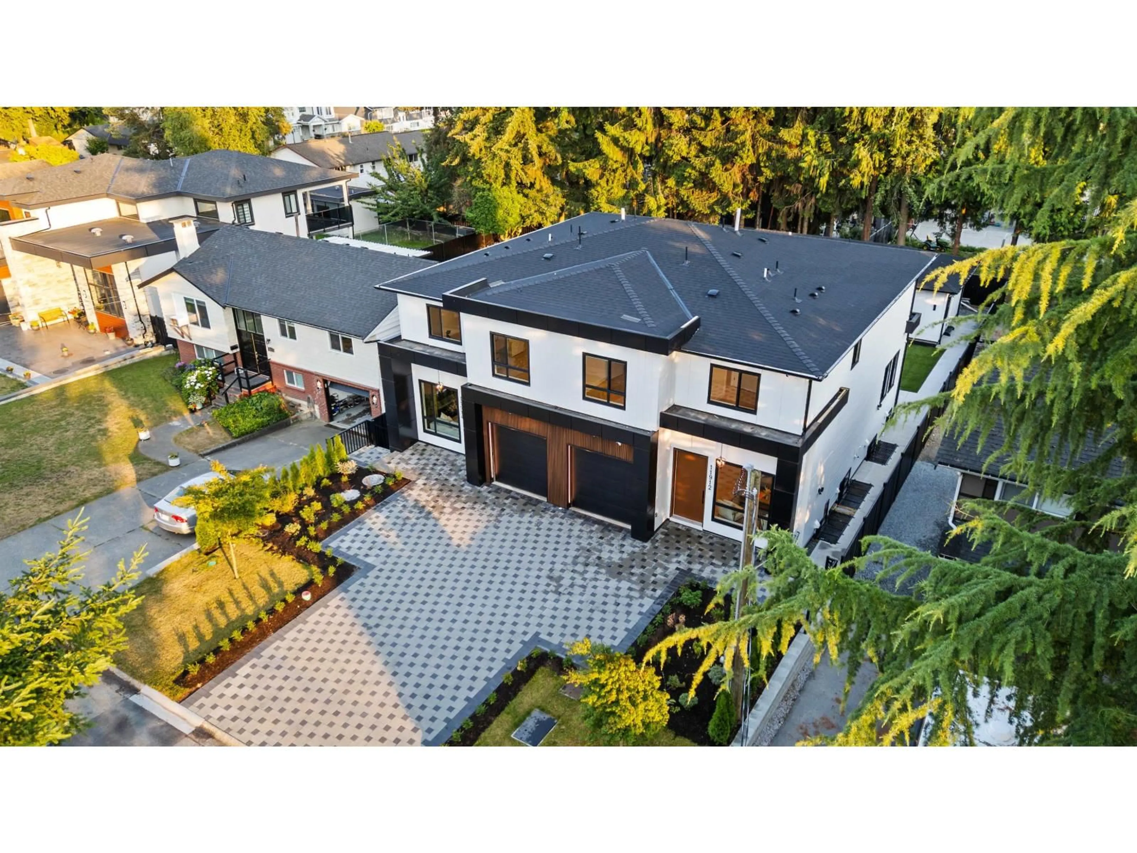 A pic from outside/outdoor area/front of a property/back of a property/a pic from drone, street for 11914 78B AVENUE, Delta British Columbia V4C1S1
