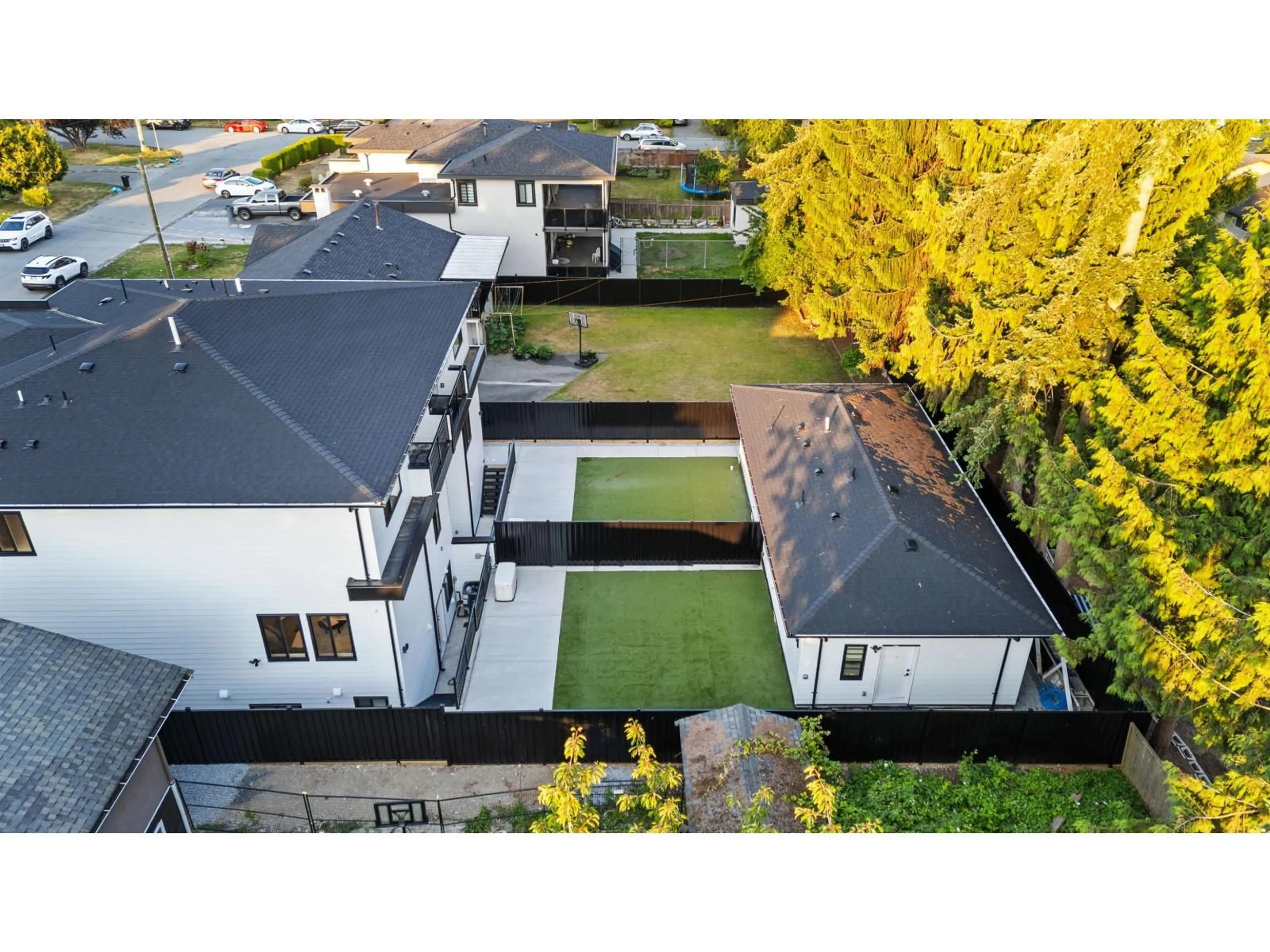 A pic from outside/outdoor area/front of a property/back of a property/a pic from drone, street for 11914 78B AVENUE, Delta British Columbia V4C1S1