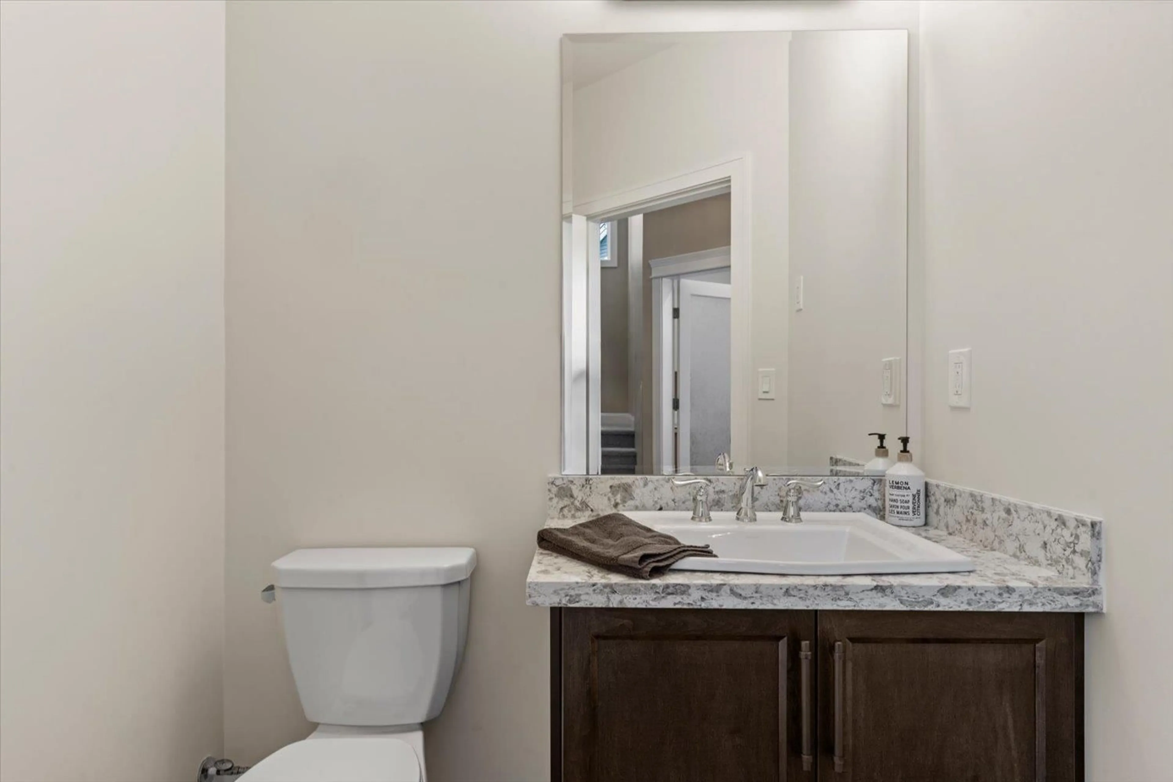 Standard bathroom, unknown for 1920 PEREGRINE PLACE, Agassiz British Columbia V0M1A1