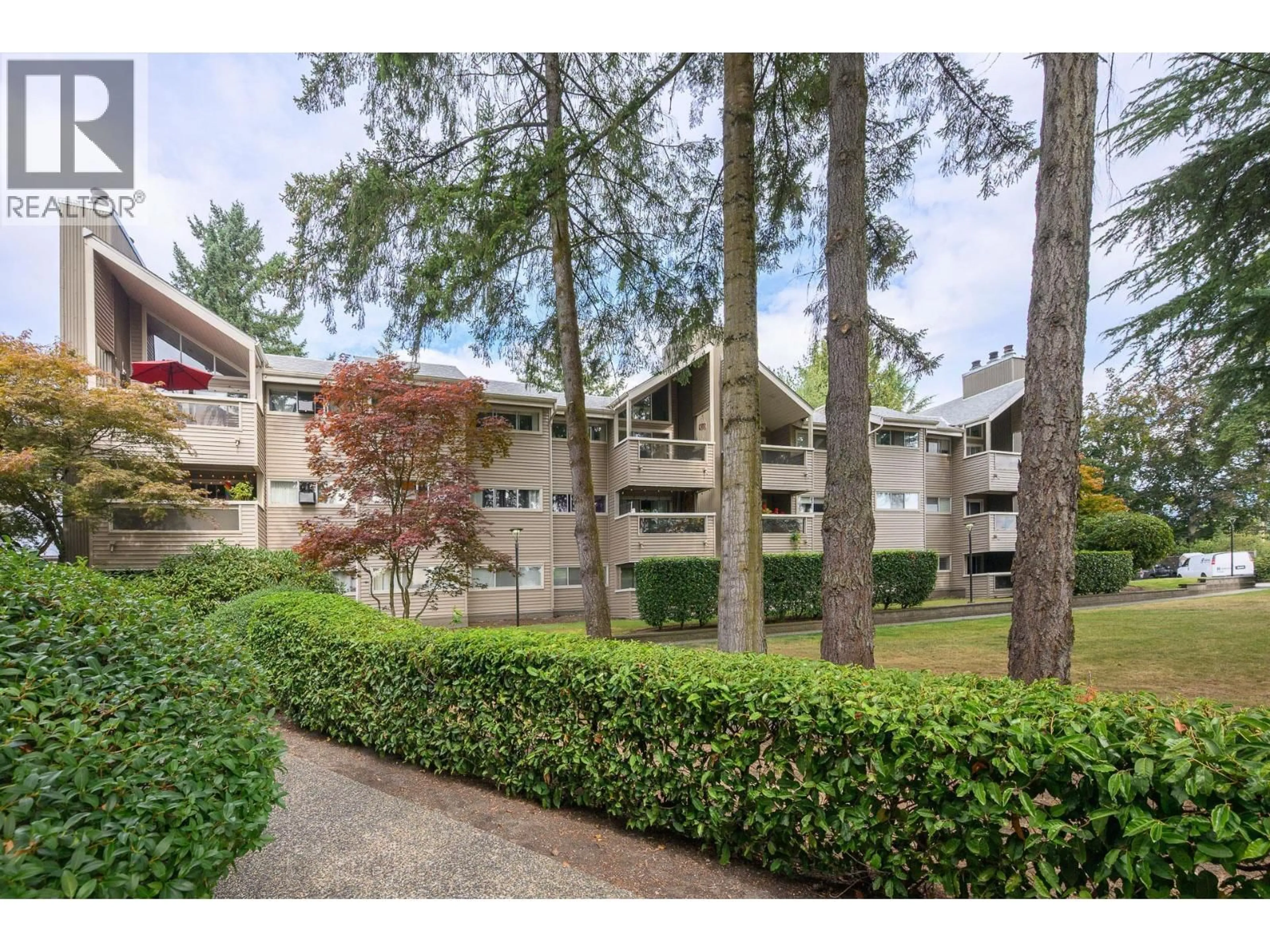 Patio, unknown for 309 - 932 ROBINSON STREET, Coquitlam British Columbia V3J7R8