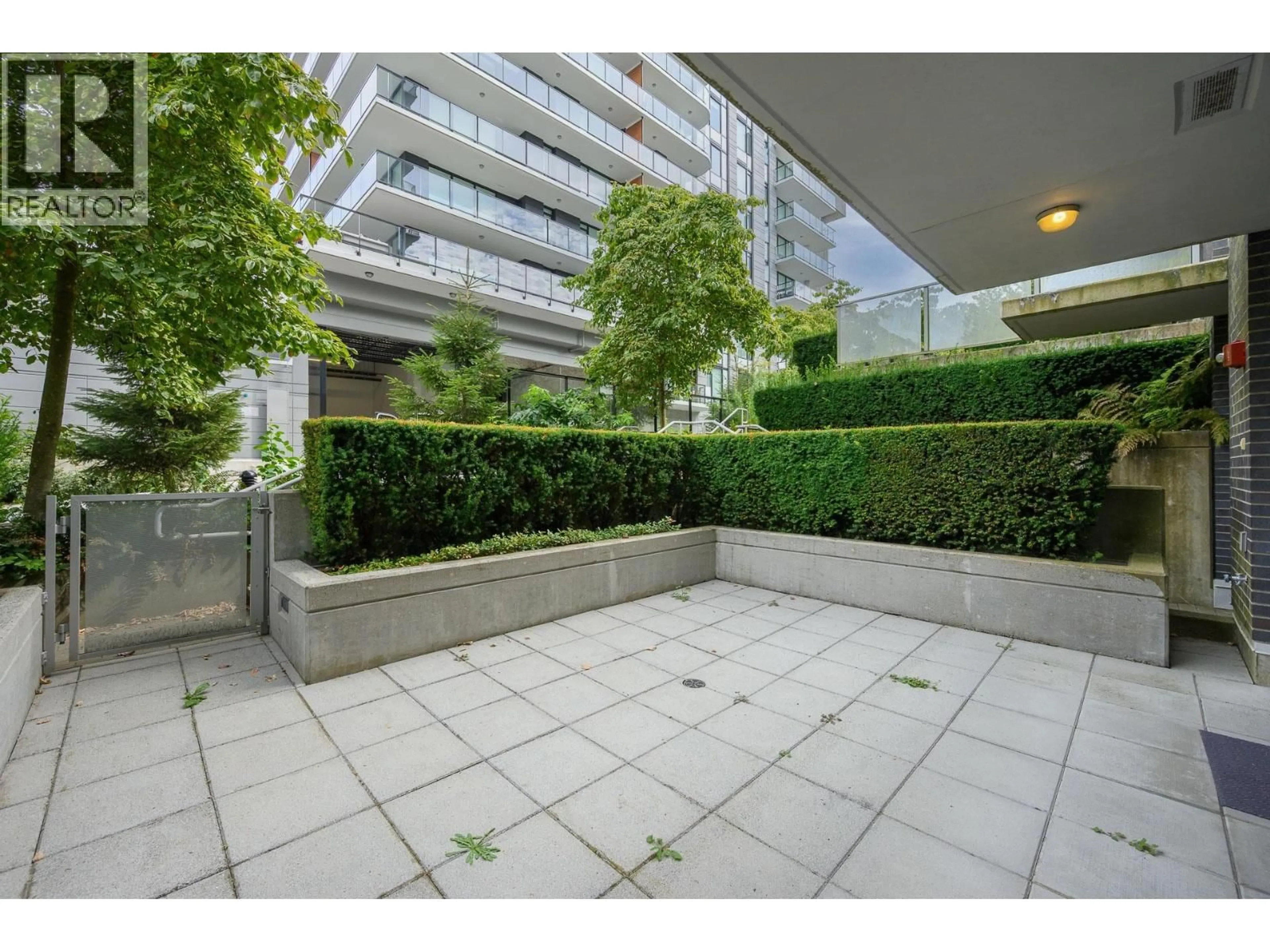 Patio, street for 110 - 9025 HIGHLAND COURT, Burnaby British Columbia V5A0A8