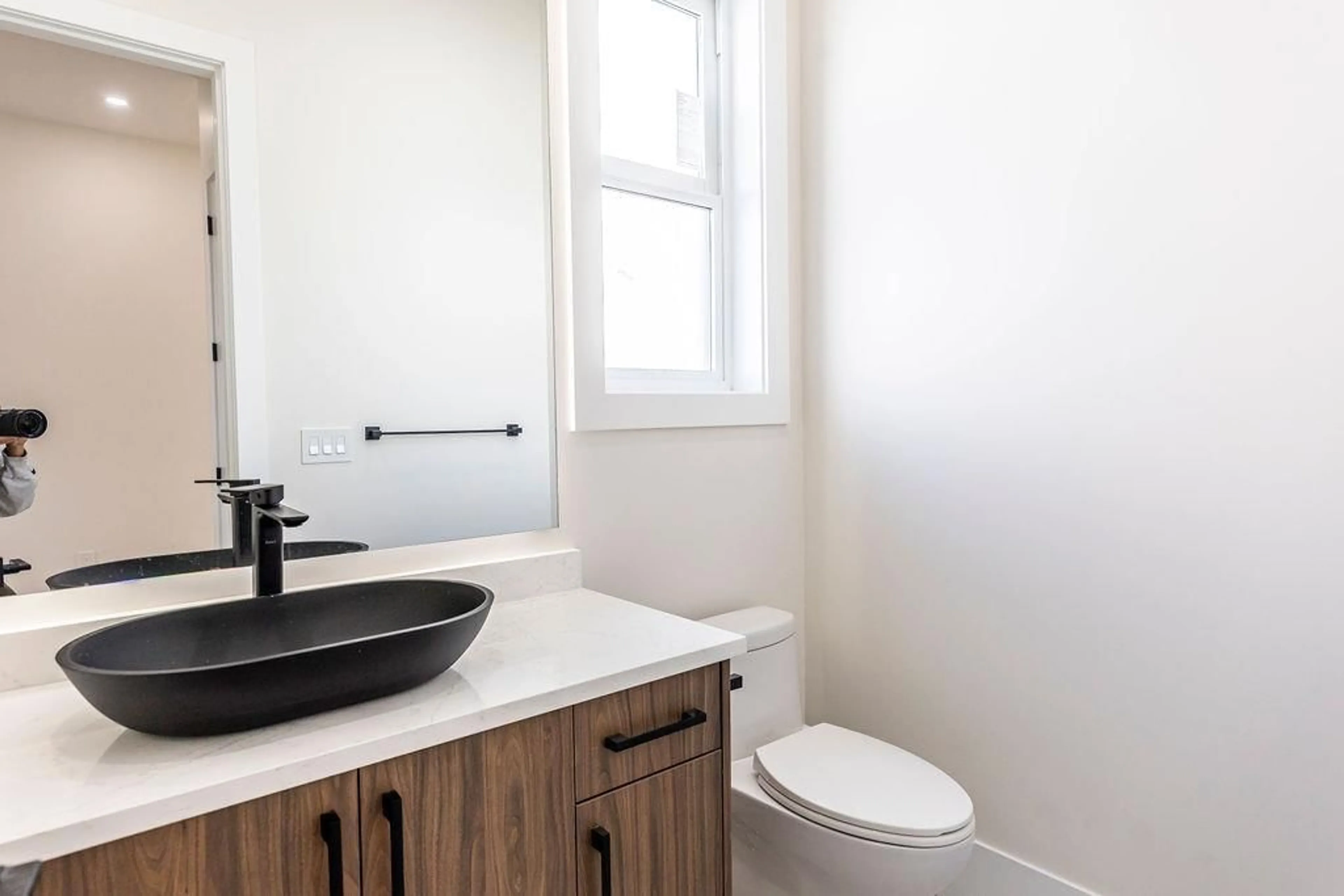 Standard bathroom, unknown for 7080 192A STREET, Surrey British Columbia V4N6V1