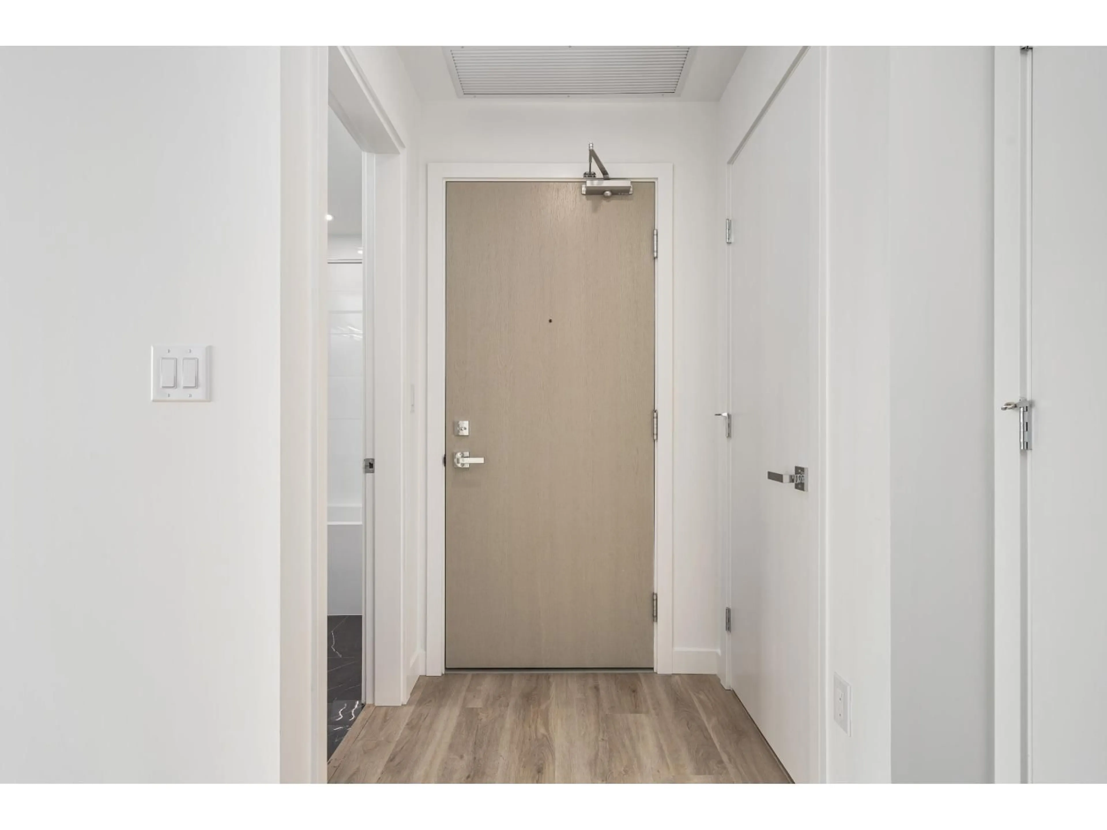 Indoor entryway for 2801 - 9675 KING GEORGE BOULEVARD, Surrey British Columbia V3T0T7