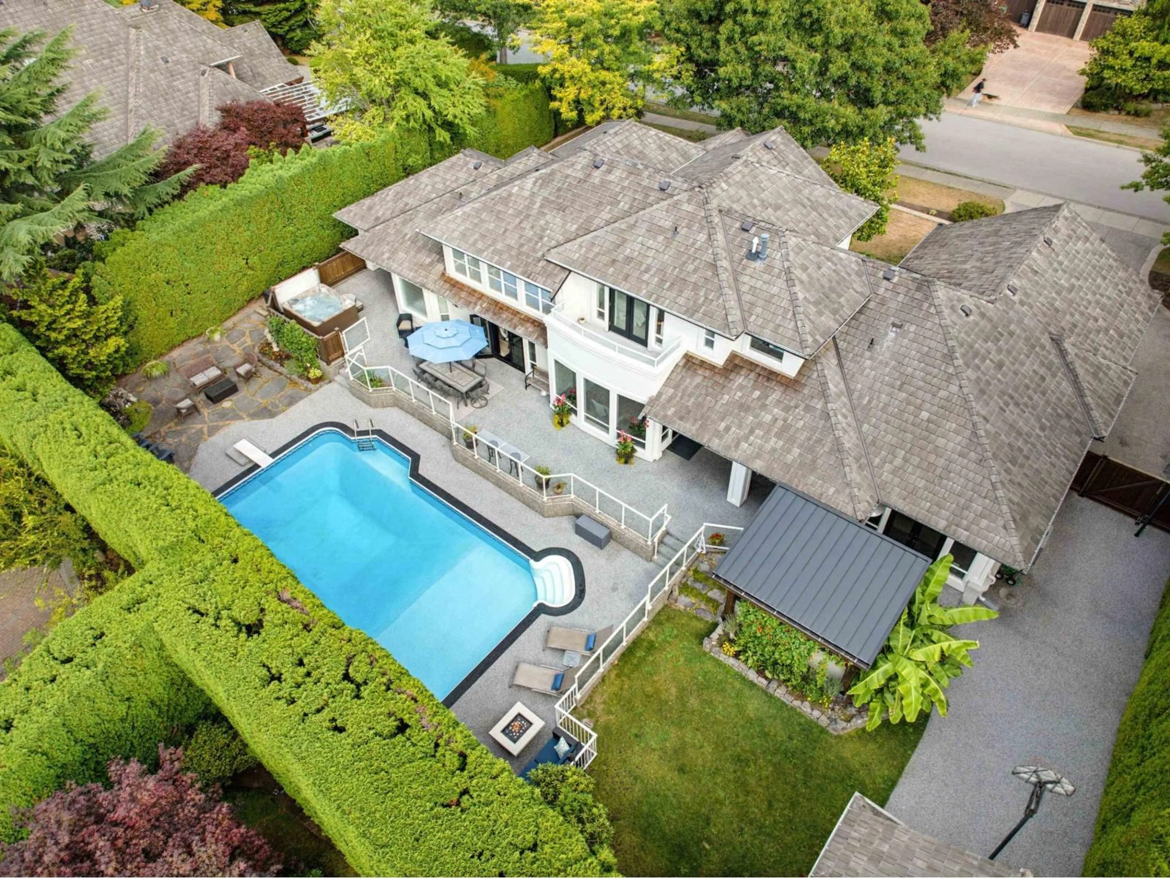 A pic from outside/outdoor area/front of a property/back of a property/a pic from drone, street for 16266 HIGH PARK AVENUE, Surrey British Columbia V3Z0H5