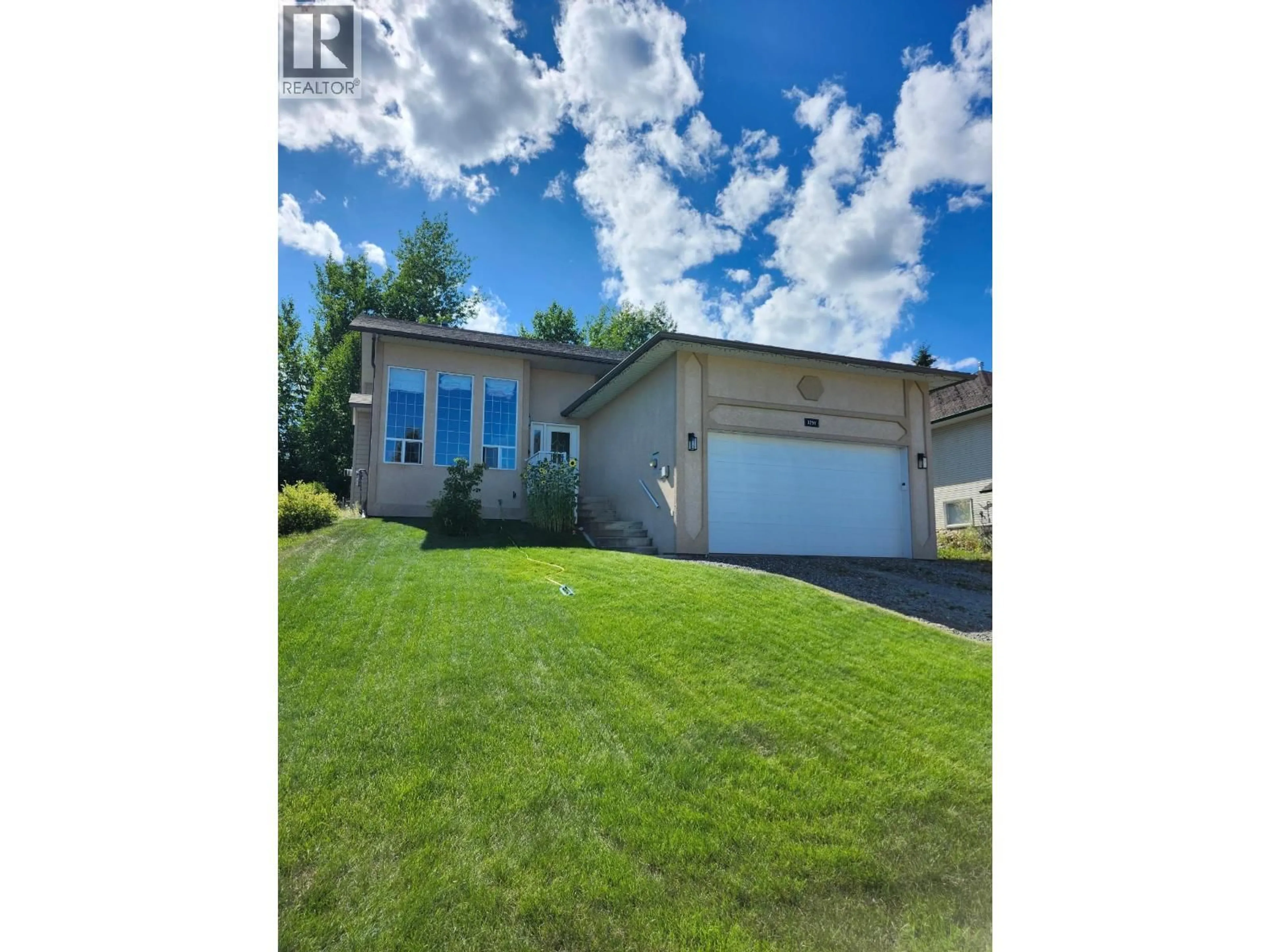A pic from outside/outdoor area/front of a property/back of a property/a pic from drone, street for 3291 ST FRANCES CRESCENT, Prince George British Columbia V2N5A3
