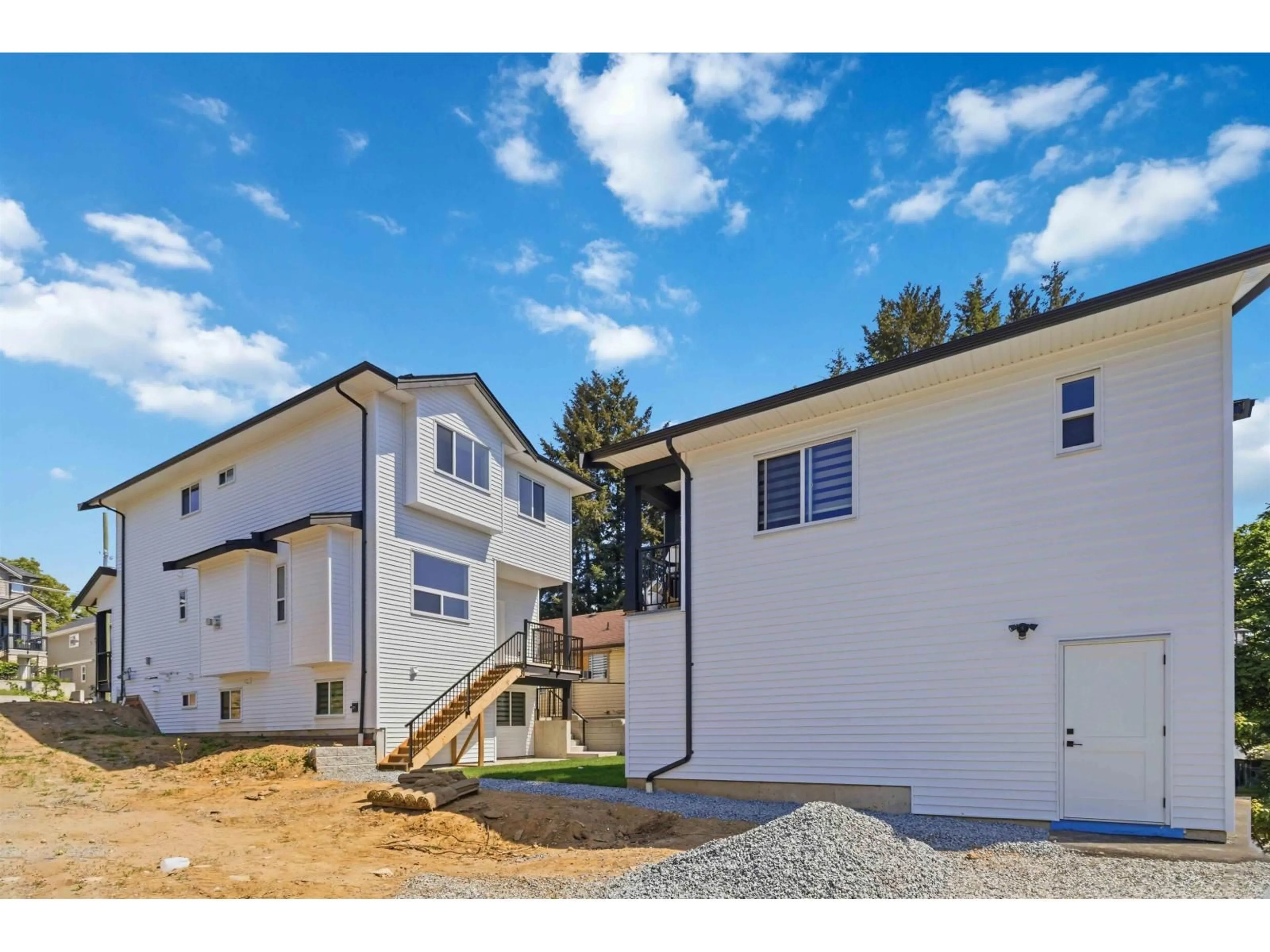 Home with vinyl exterior material, unknown for 32866 3RD AVENUE, Mission British Columbia V2V1T9