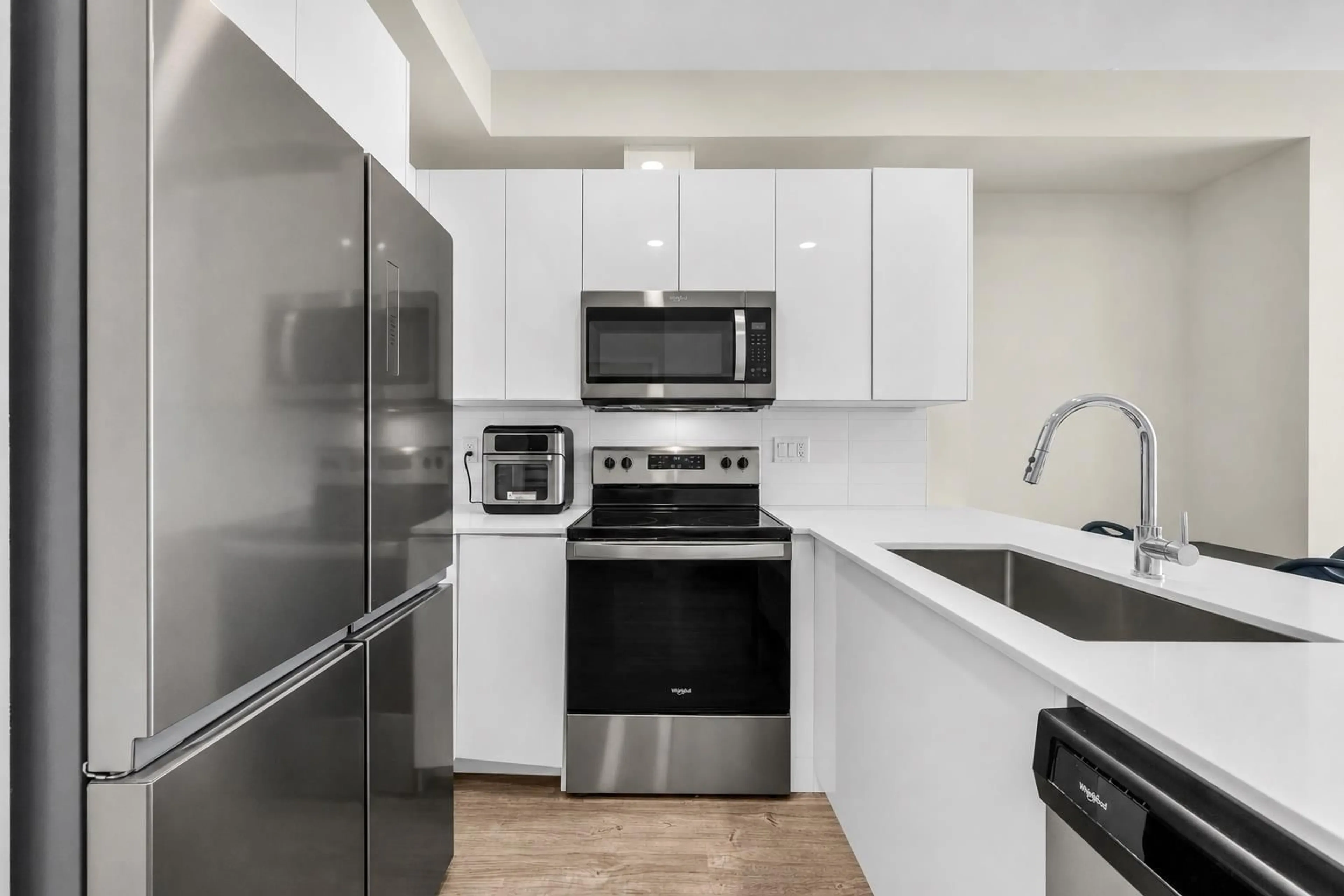 Standard kitchen, unknown for 201 - 9450 ROBSON STREET, Chilliwack British Columbia V2P0L7
