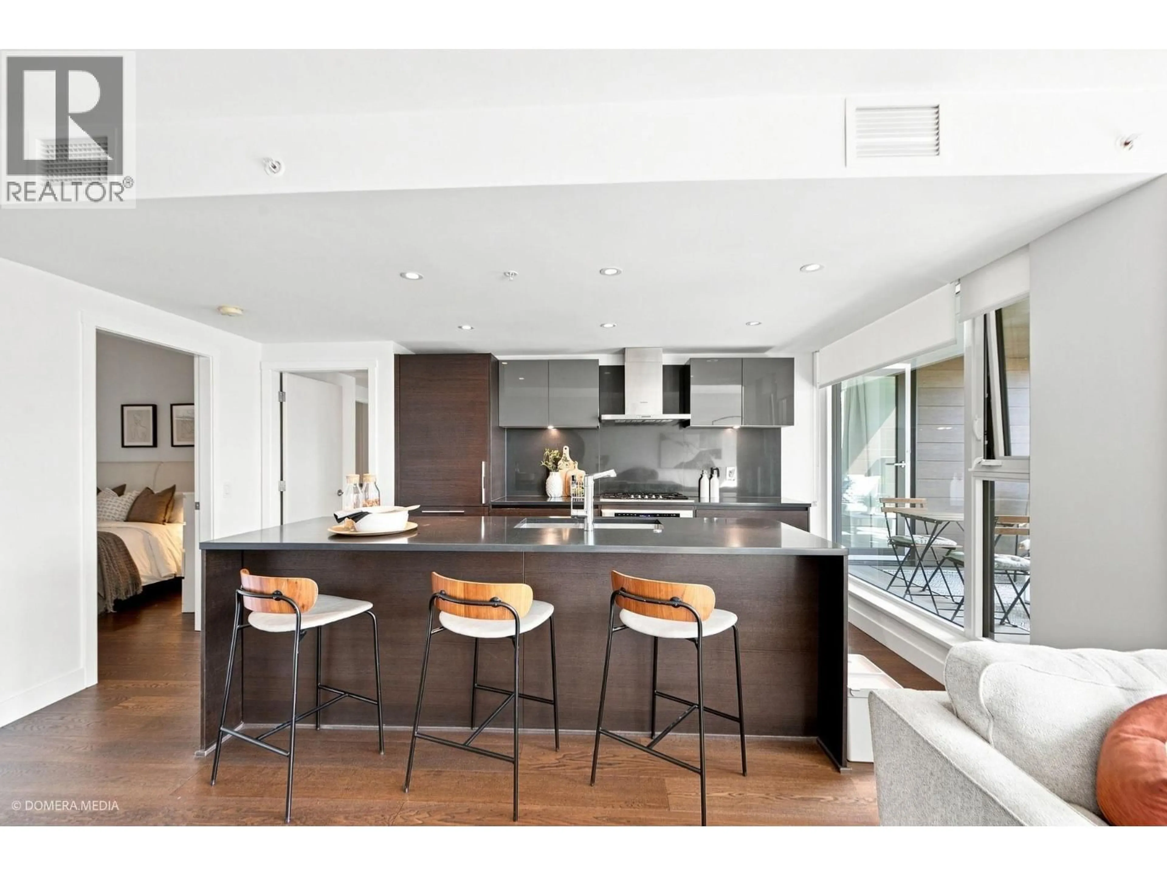 Contemporary kitchen, unknown for 507 - 1571 57TH AVENUE, Vancouver British Columbia V6P0H7