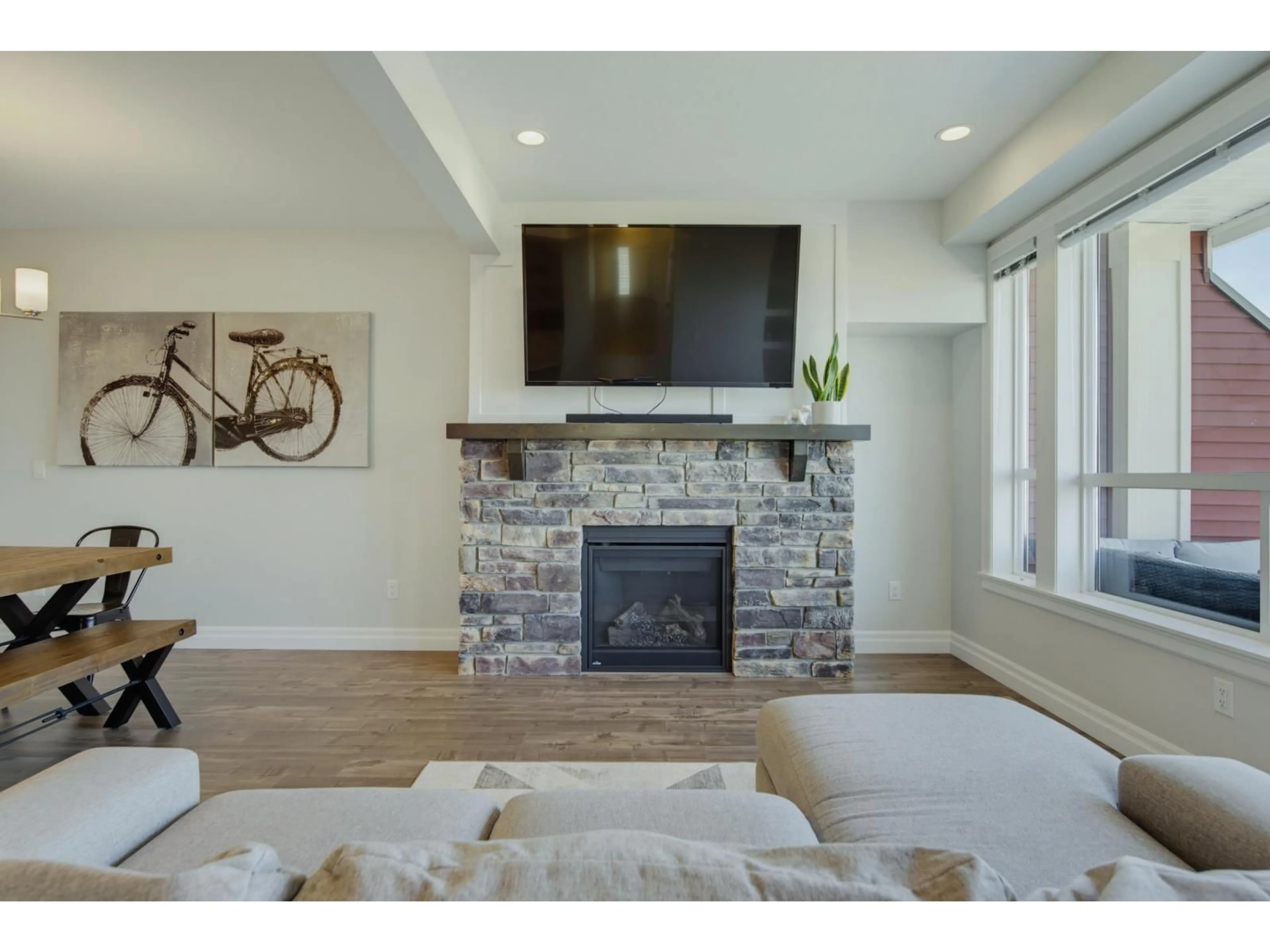 Living room with furniture, unknown for 92 - 6026 LINDEMAN STREET, Chilliwack British Columbia V2R0W1