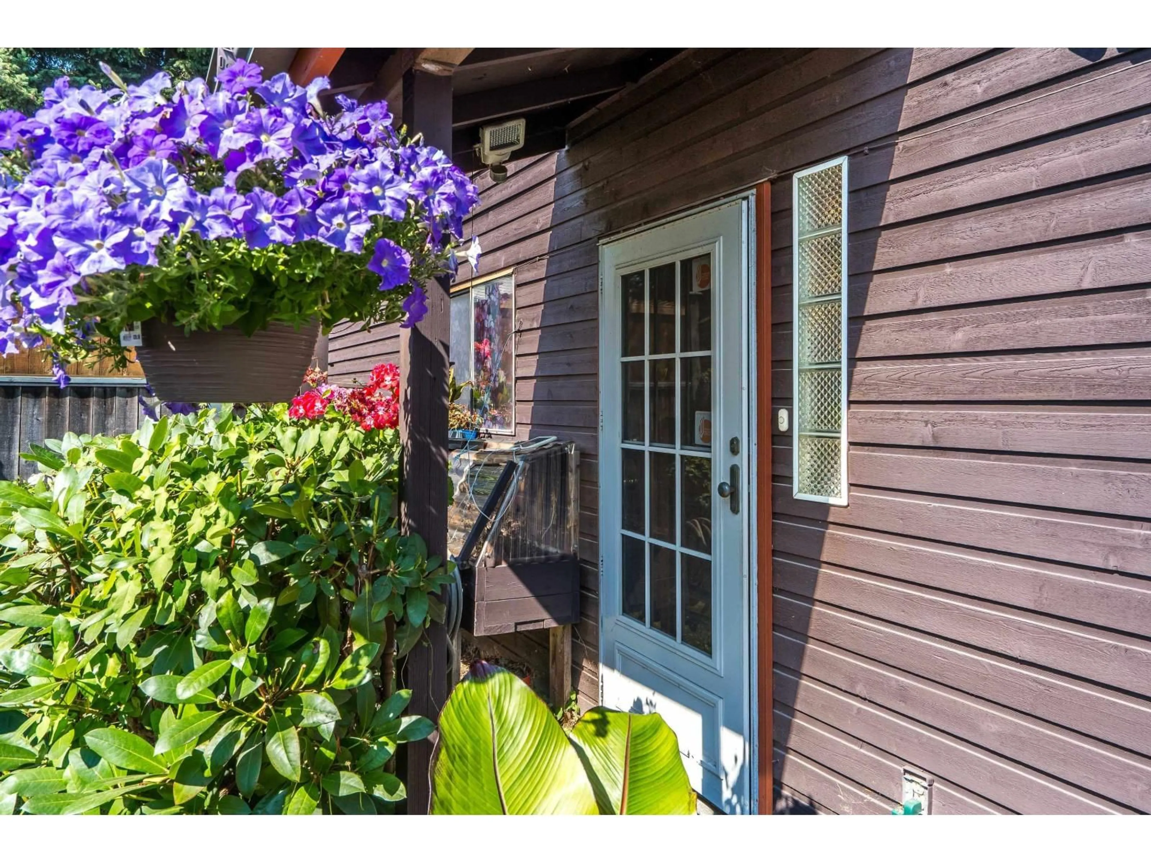 Indoor entryway for 7385 129 STREET, Surrey British Columbia V3W7B8