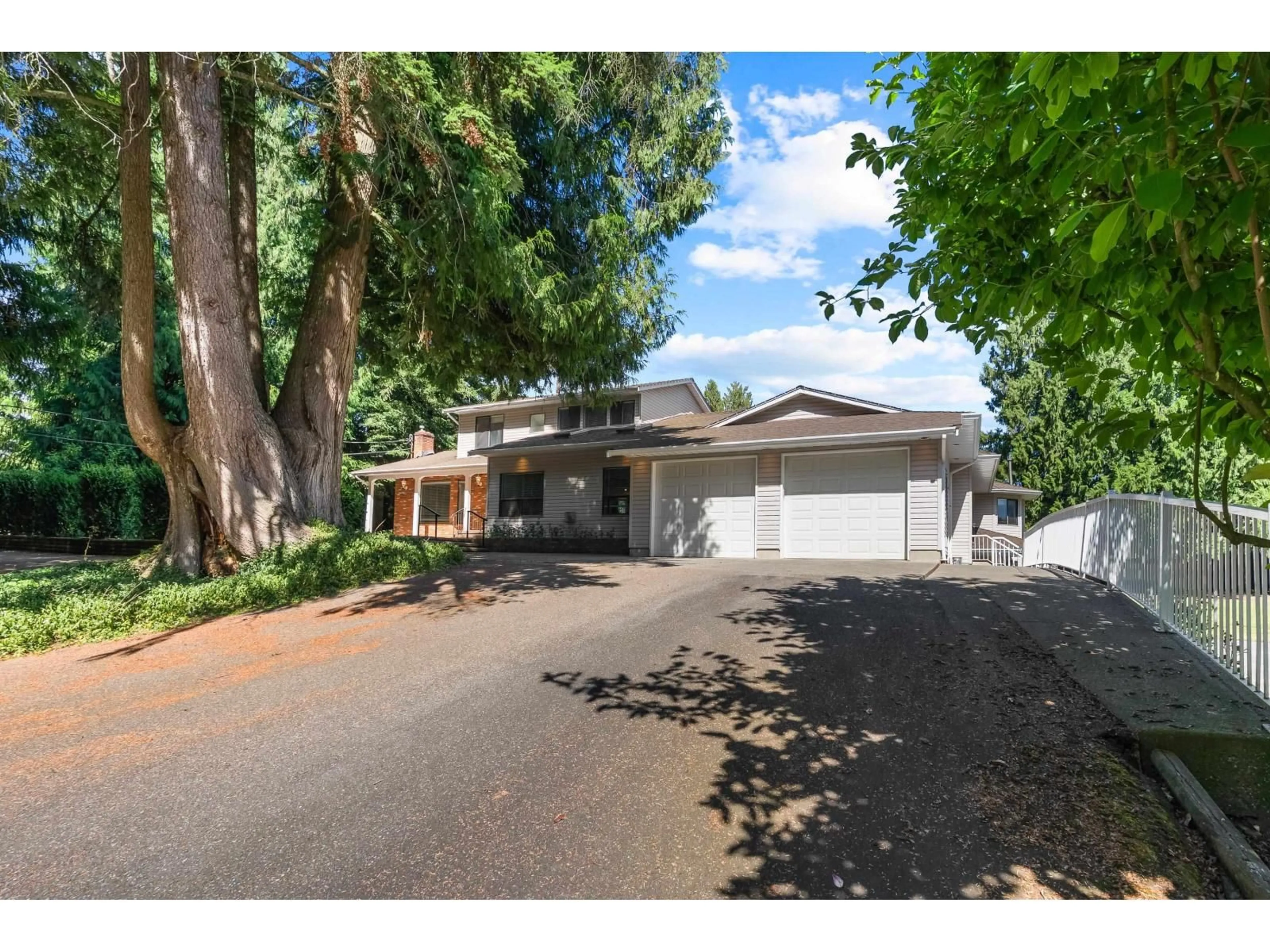 A pic from outside/outdoor area/front of a property/back of a property/a pic from drone, street for 6582 SATCHELL STREET, Abbotsford British Columbia V4X2G2