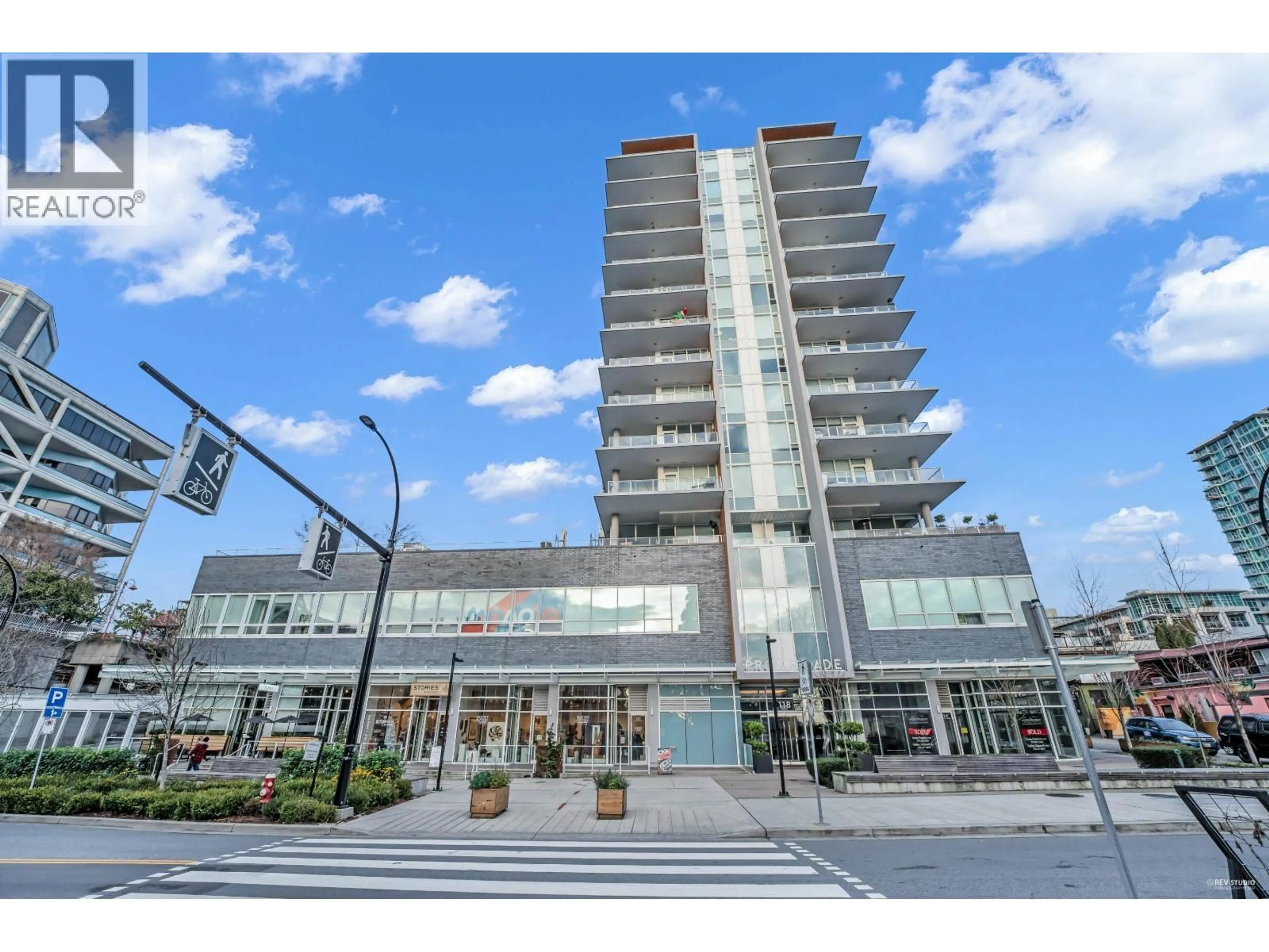 Indoor foyer for 1309 - 118 CARRIE CATES COURT, North Vancouver British Columbia V7M0G6