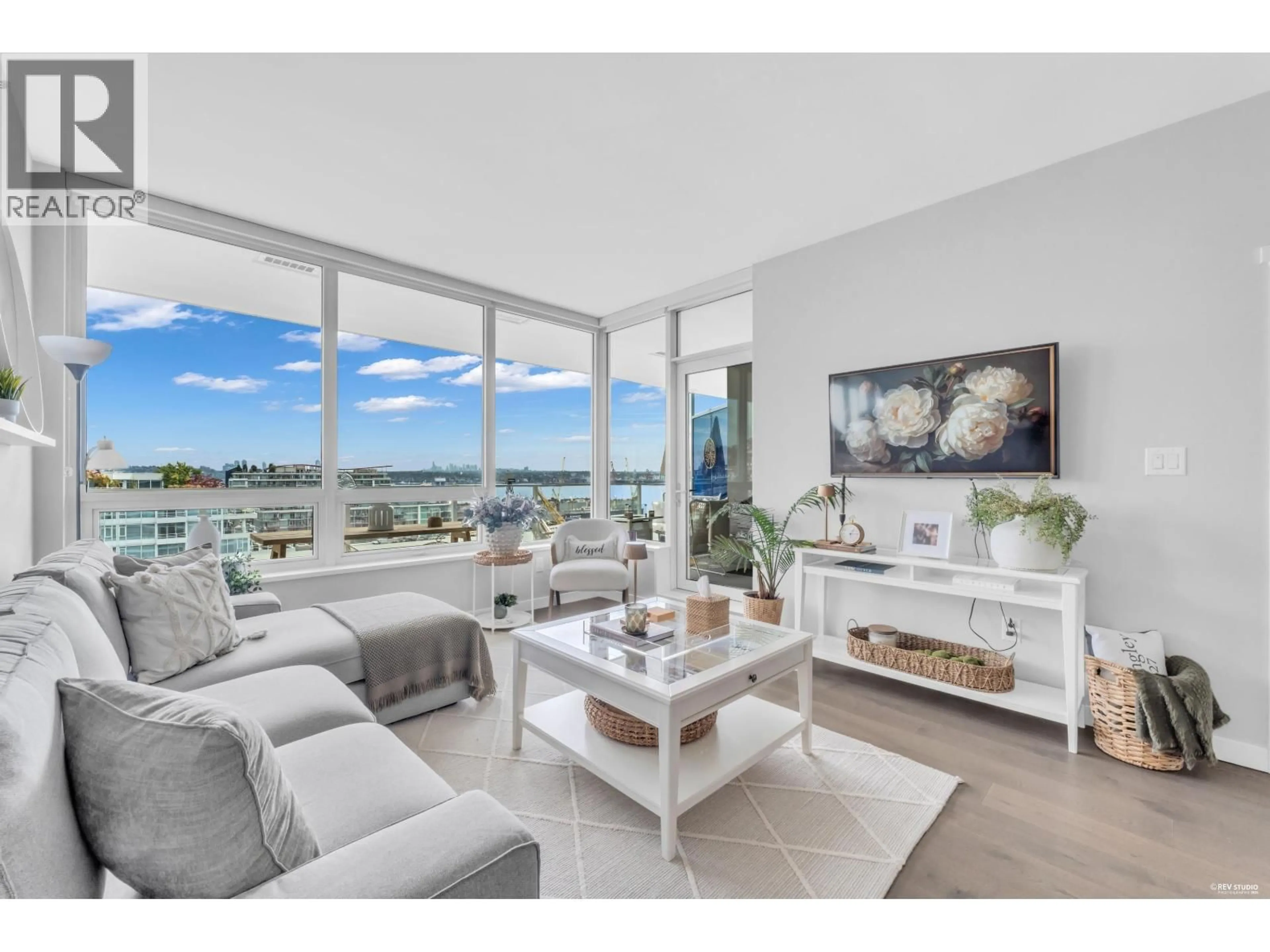 Living room with furniture, unknown for 1309 - 118 CARRIE CATES COURT, North Vancouver British Columbia V7M0G6