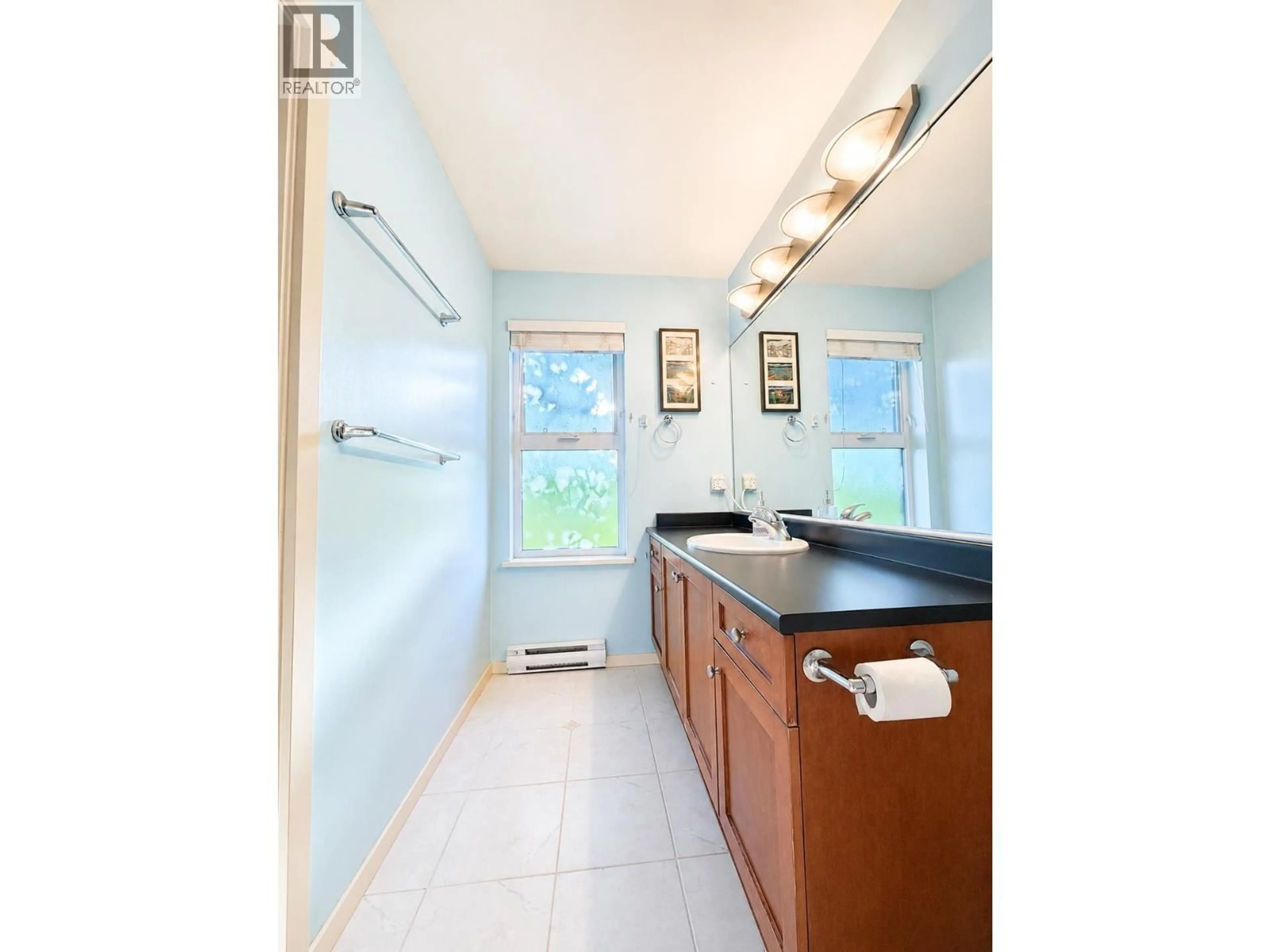 Standard bathroom, ceramic/tile floor for 516 - 315 KNOX STREET, New Westminster British Columbia V3L3N4