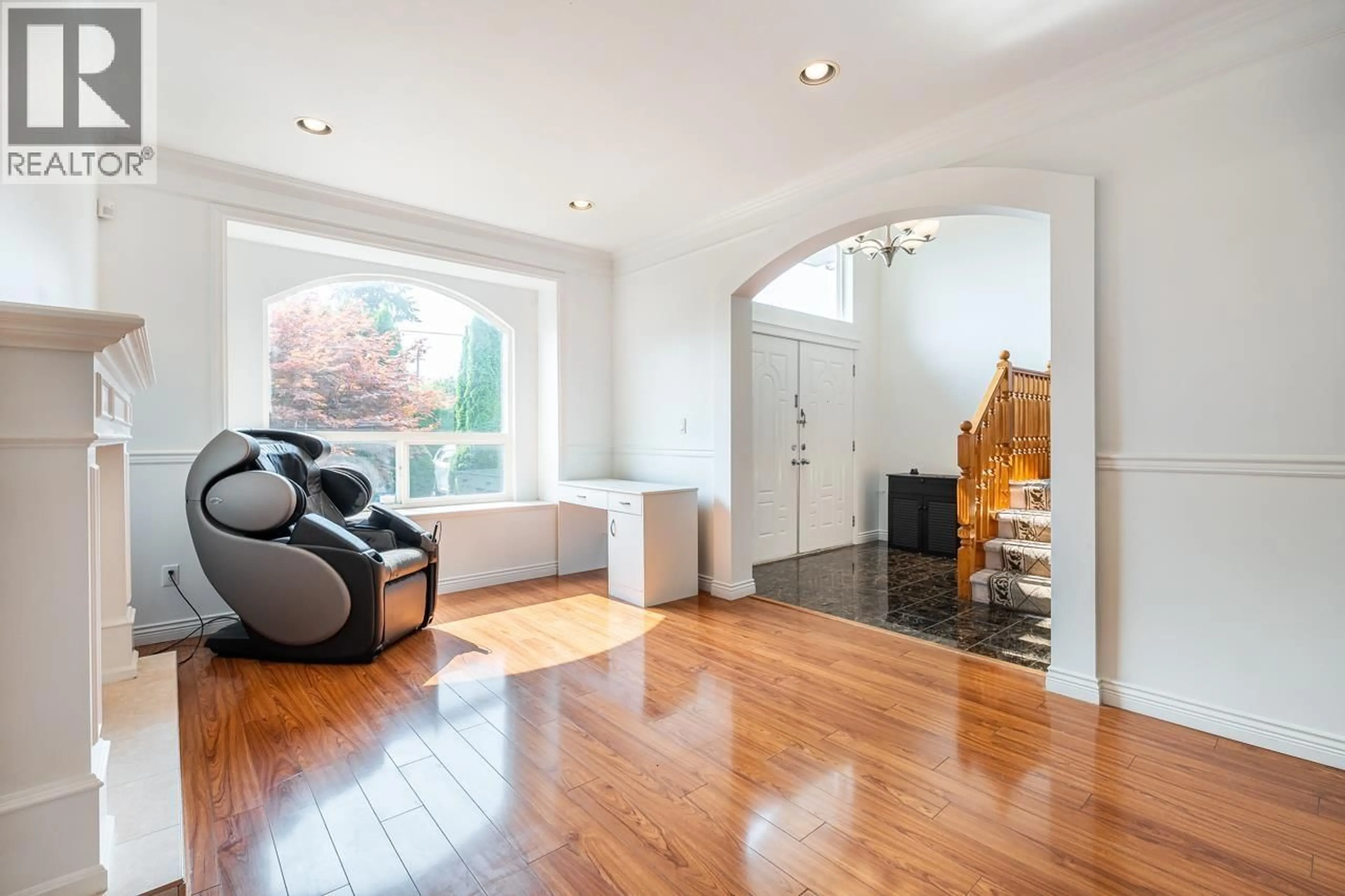 Unknown for 8207 15TH AVENUE, Burnaby British Columbia V3N1X7