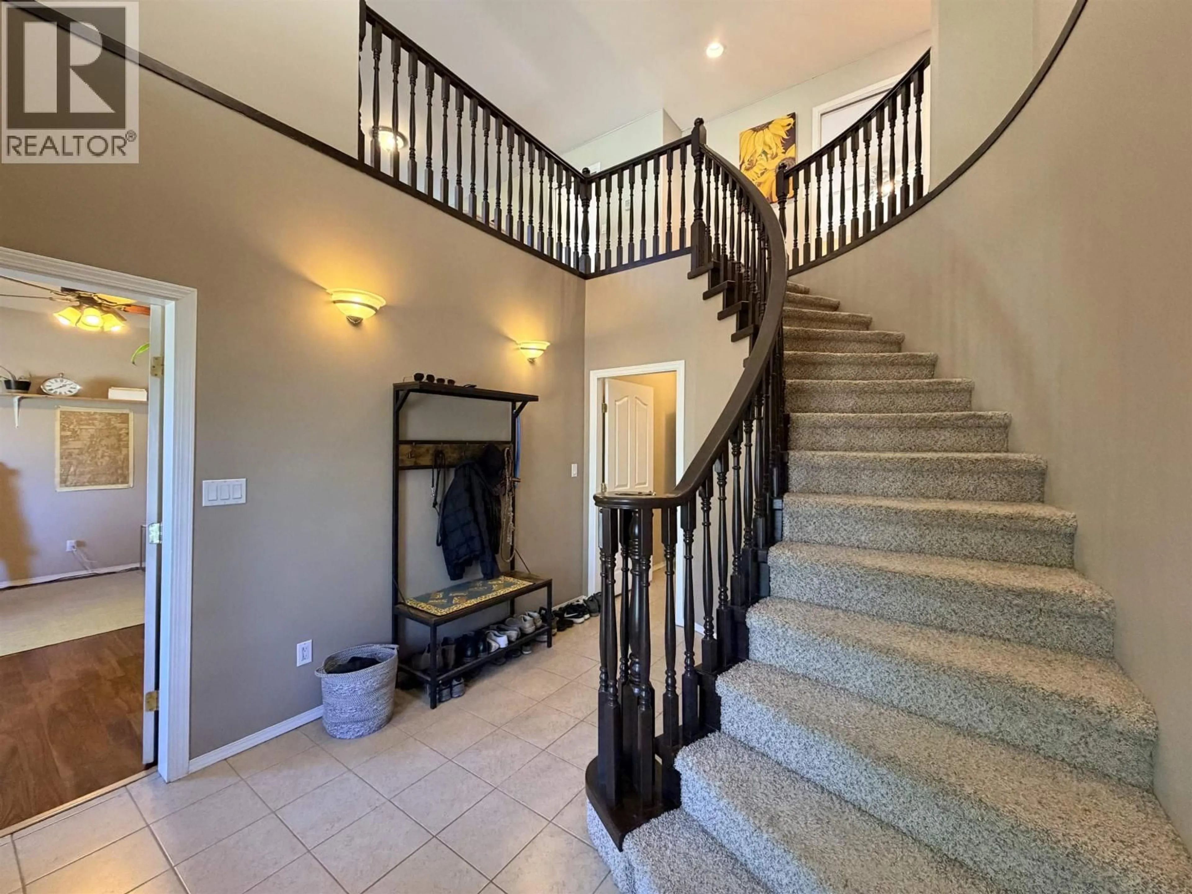 Indoor foyer for 1765 LOMBARDIE DRIVE, Quesnel British Columbia V2J4A8