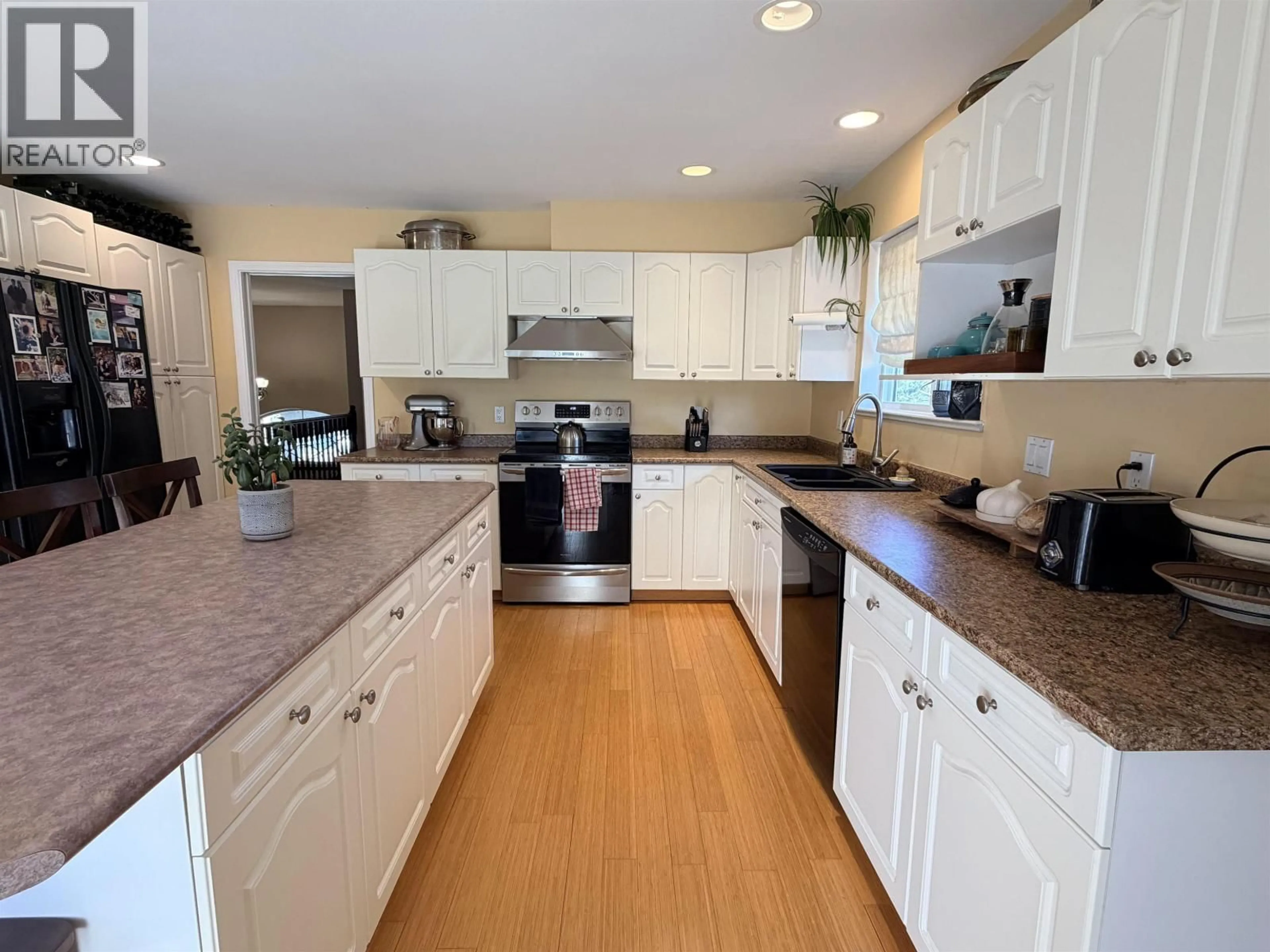 Open concept kitchen, unknown for 1765 LOMBARDIE DRIVE, Quesnel British Columbia V2J4A8