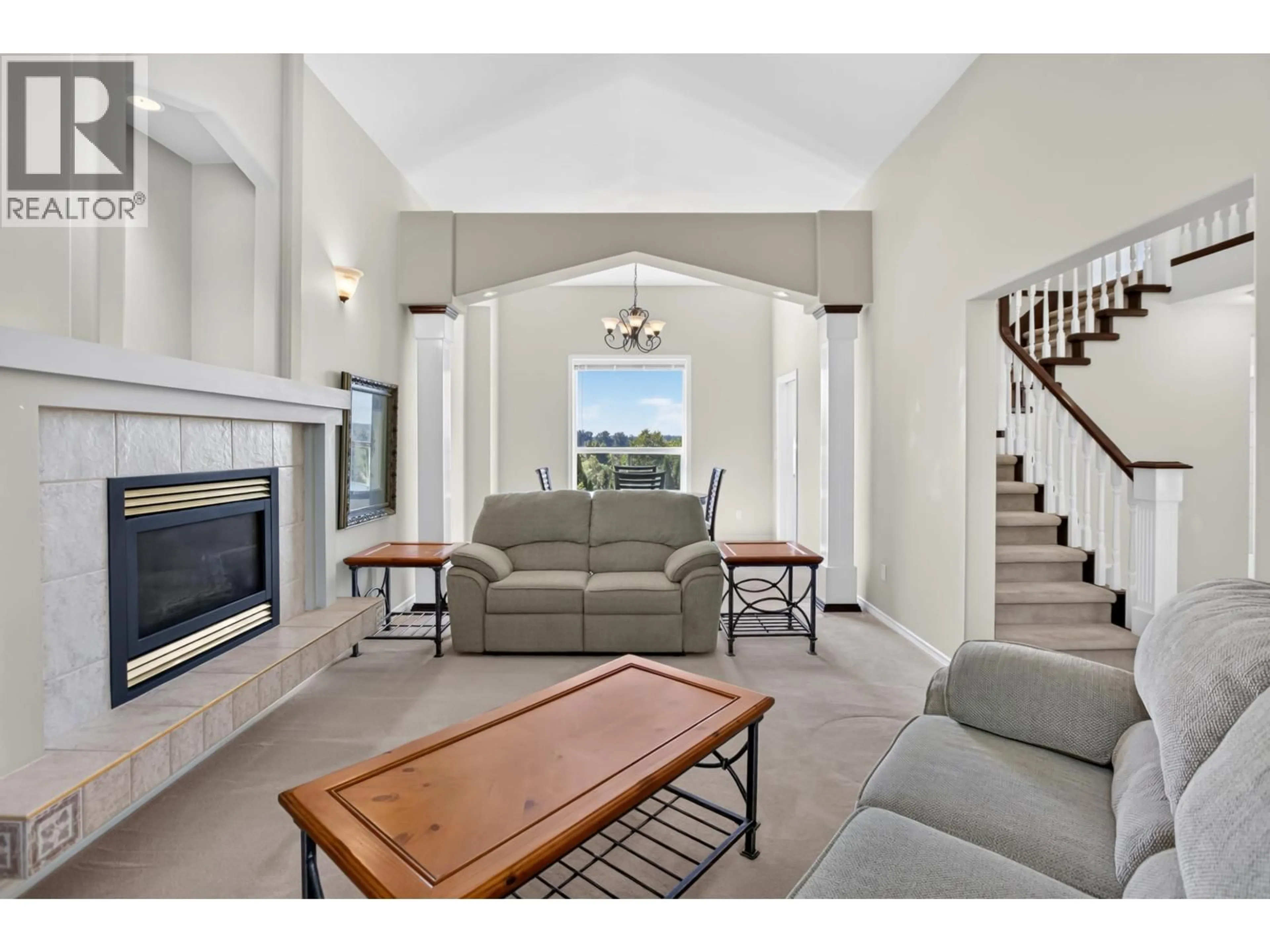 Living room with furniture, unknown for 23836 ZERON AVENUE, Maple Ridge British Columbia V2W1E3