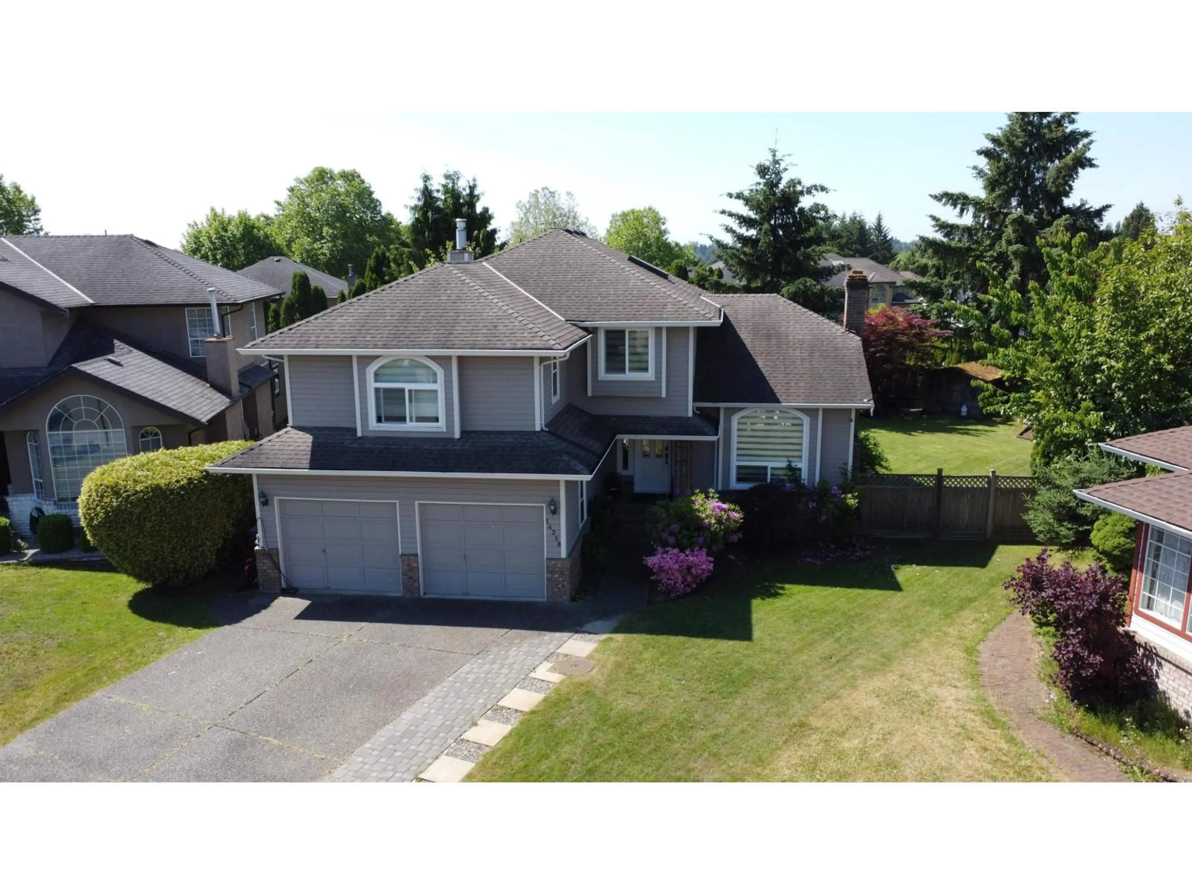 A pic from outside/outdoor area/front of a property/back of a property/a pic from drone, street for 14218 86B AVENUE, Surrey British Columbia V3W0N7