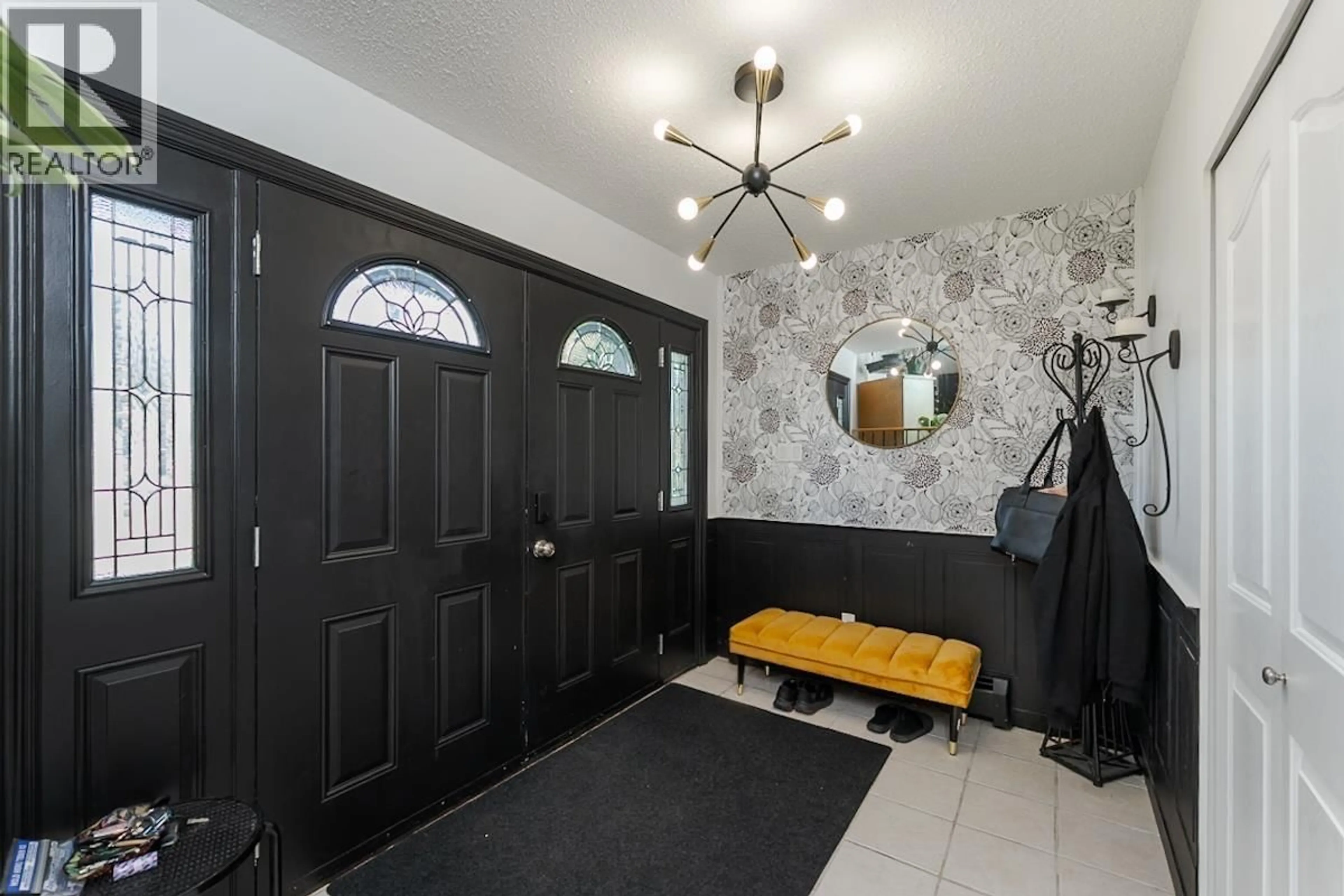 Indoor entryway for 1567 BUCHANAN AVENUE, Prince George British Columbia V2L4X8