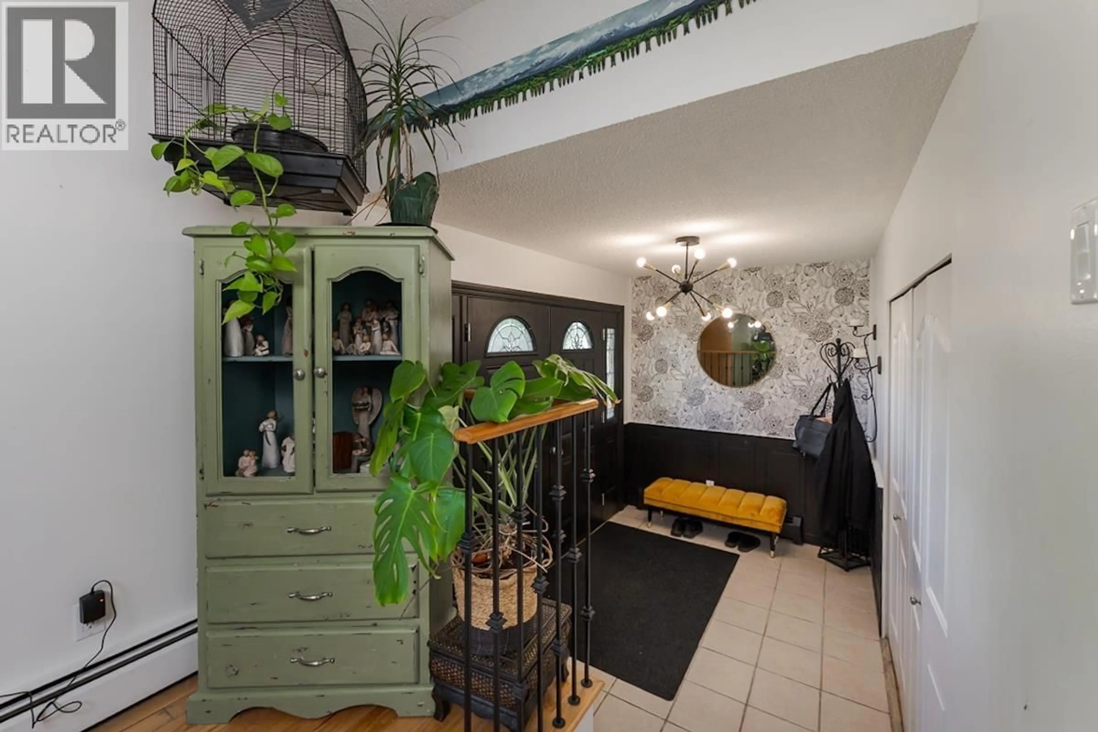 Indoor foyer for 1567 BUCHANAN AVENUE, Prince George British Columbia V2L4X8