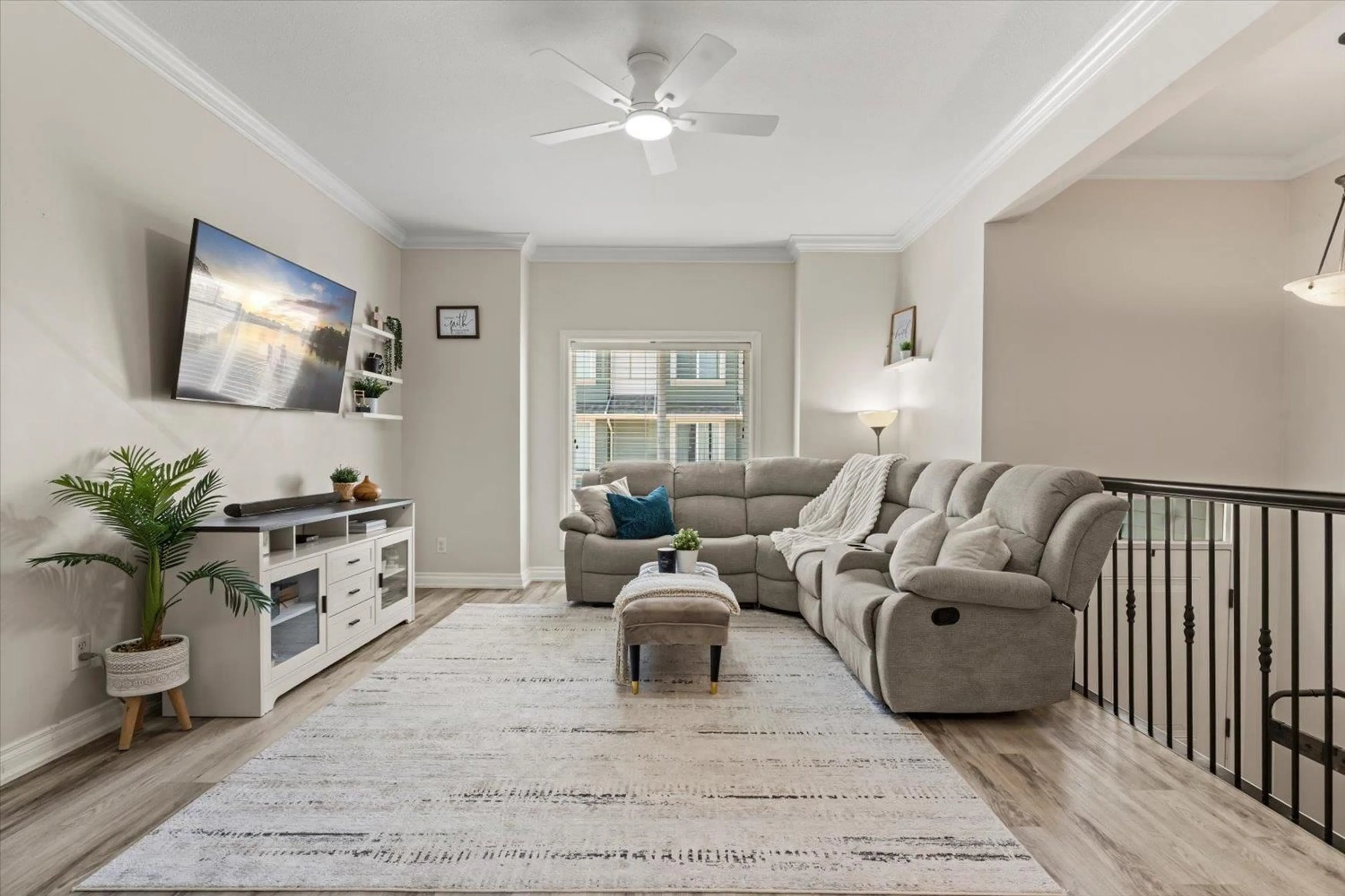 Living room with furniture, unknown for 25 - 6498 SOUTHDOWNE PLACE, Chilliwack British Columbia V2R0K3