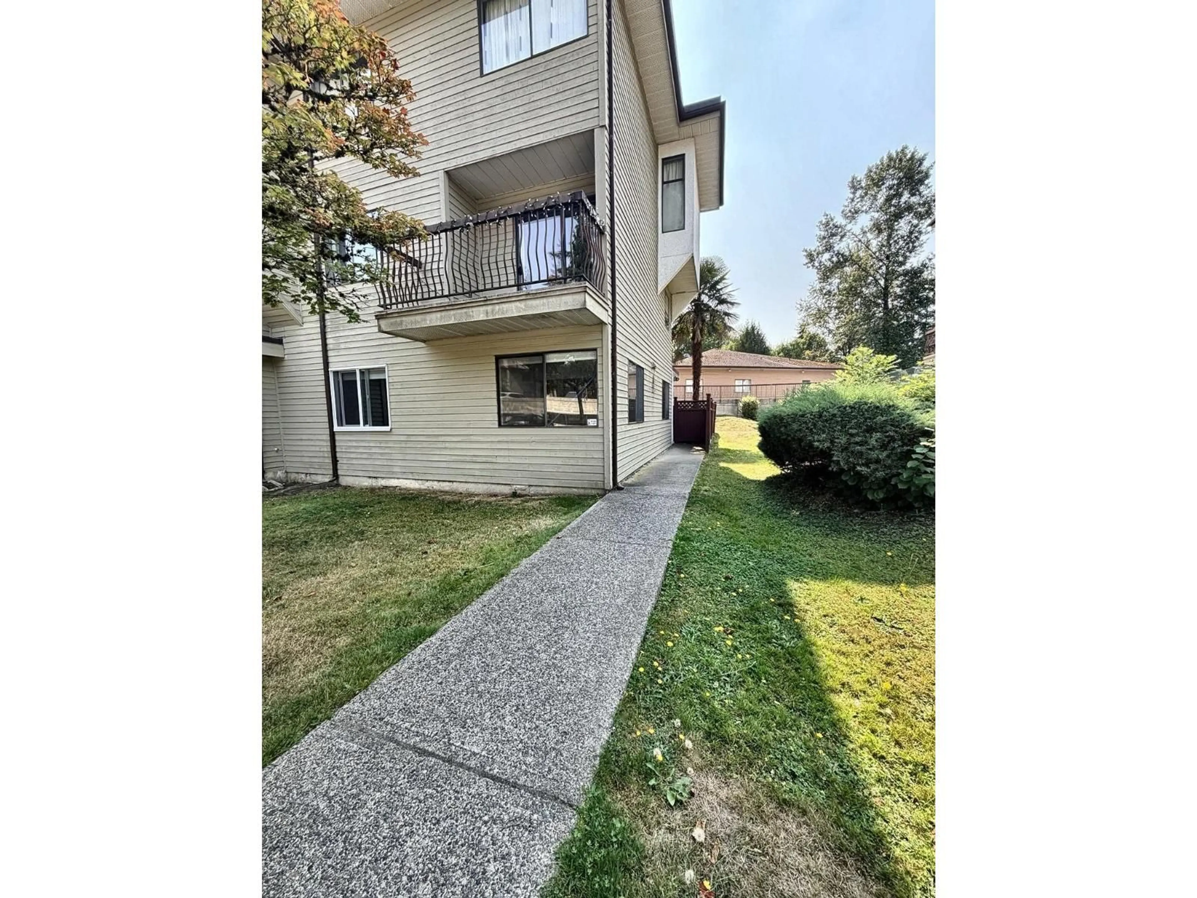 Unknown for 101 - 7131 133A STREET, Surrey British Columbia V3W8A1