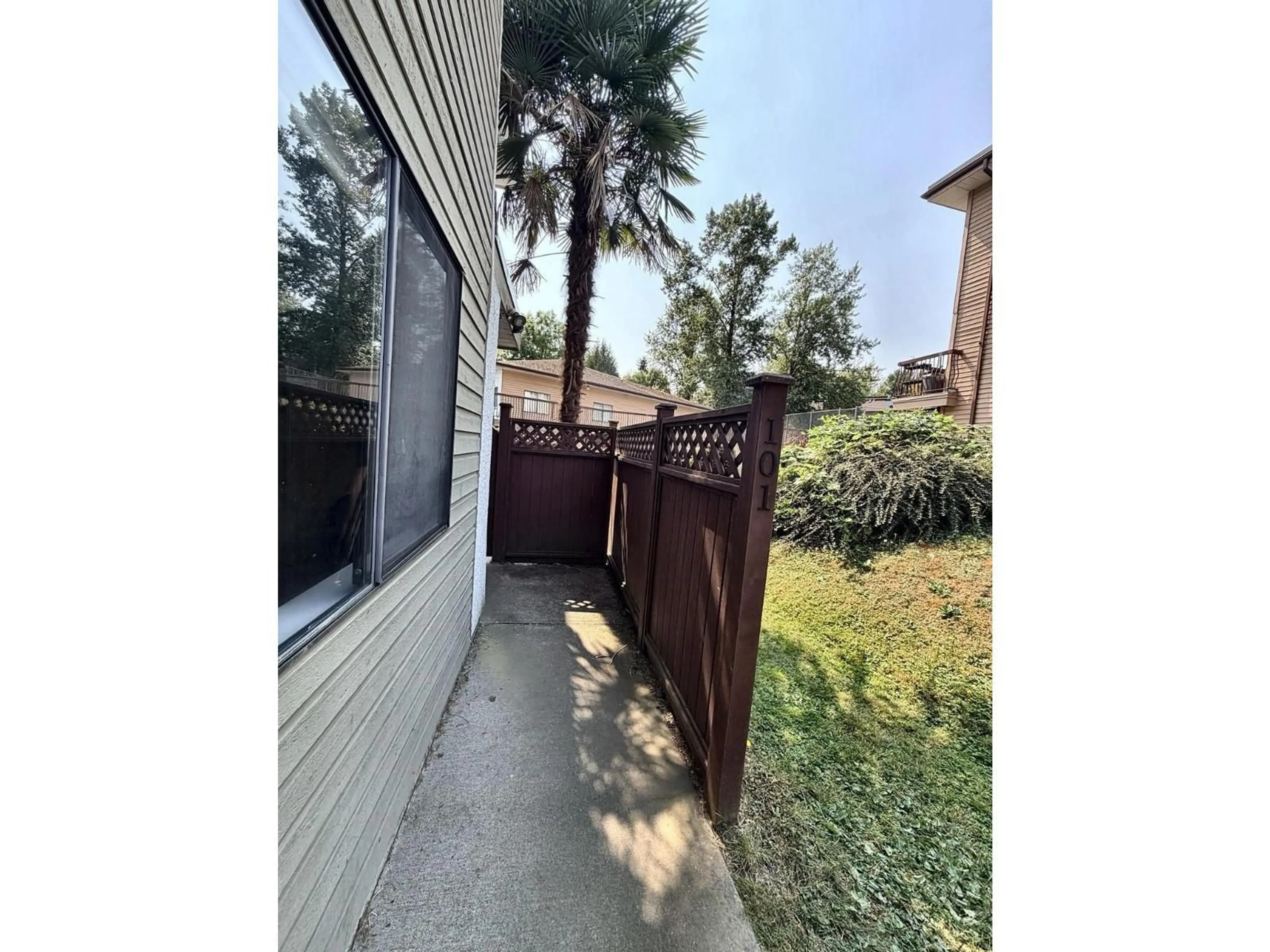 Unknown for 101 - 7131 133A STREET, Surrey British Columbia V3W8A1