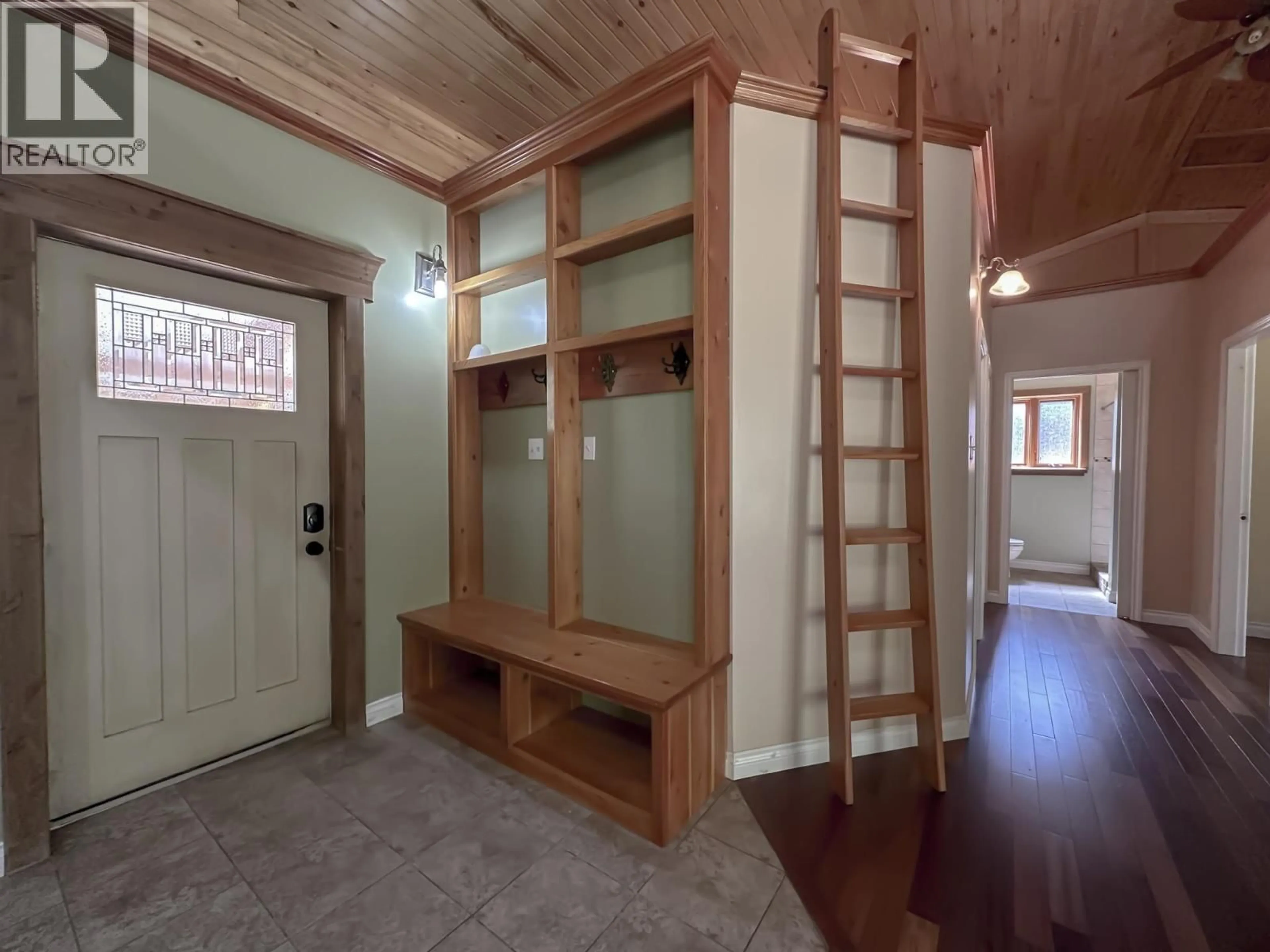 Indoor entryway for 278 ROBIN ROAD, Fort St. James British Columbia V0J1P0