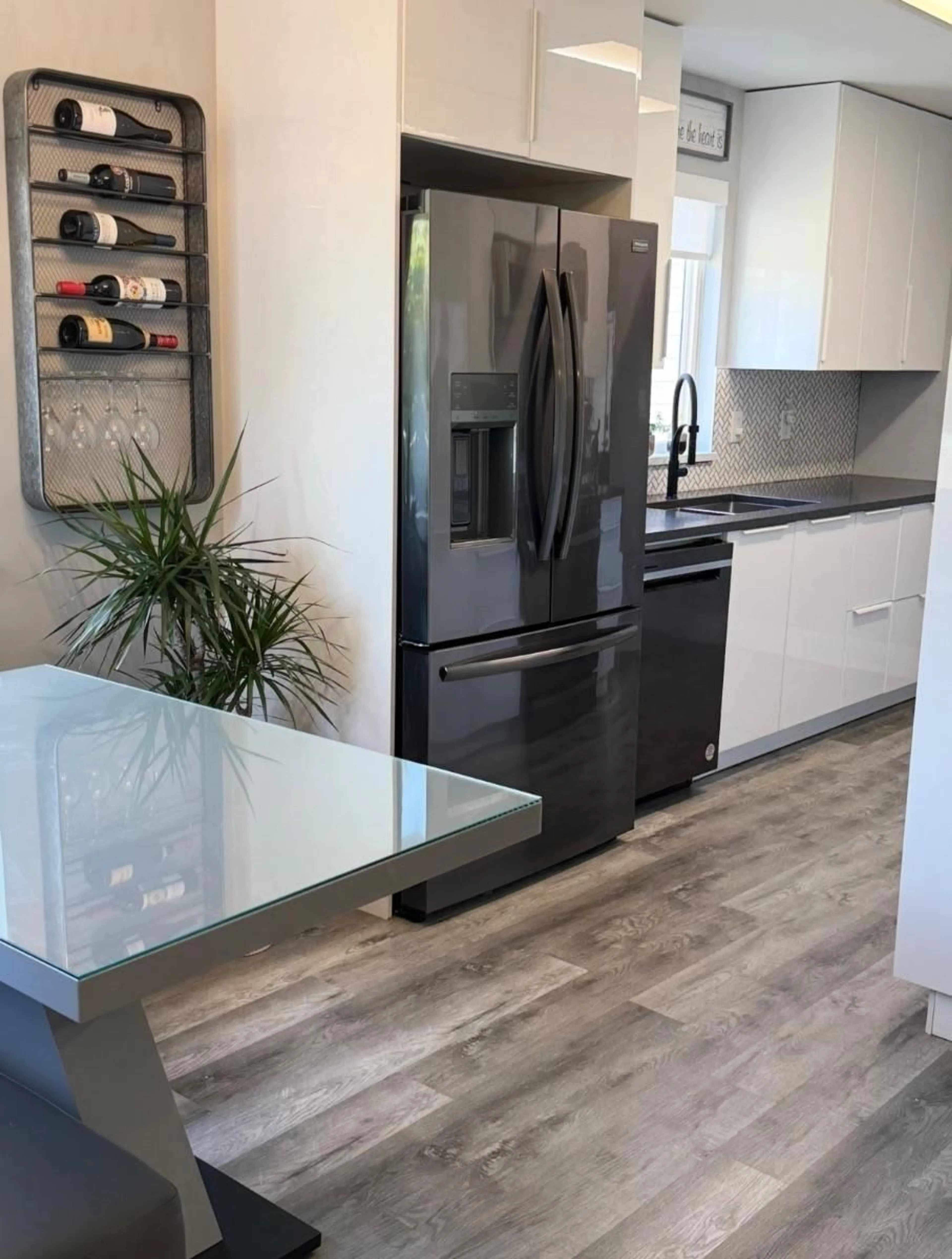 Contemporary kitchen, unknown for 47 - 15020 66A AVENUE, Surrey British Columbia V3S2A5