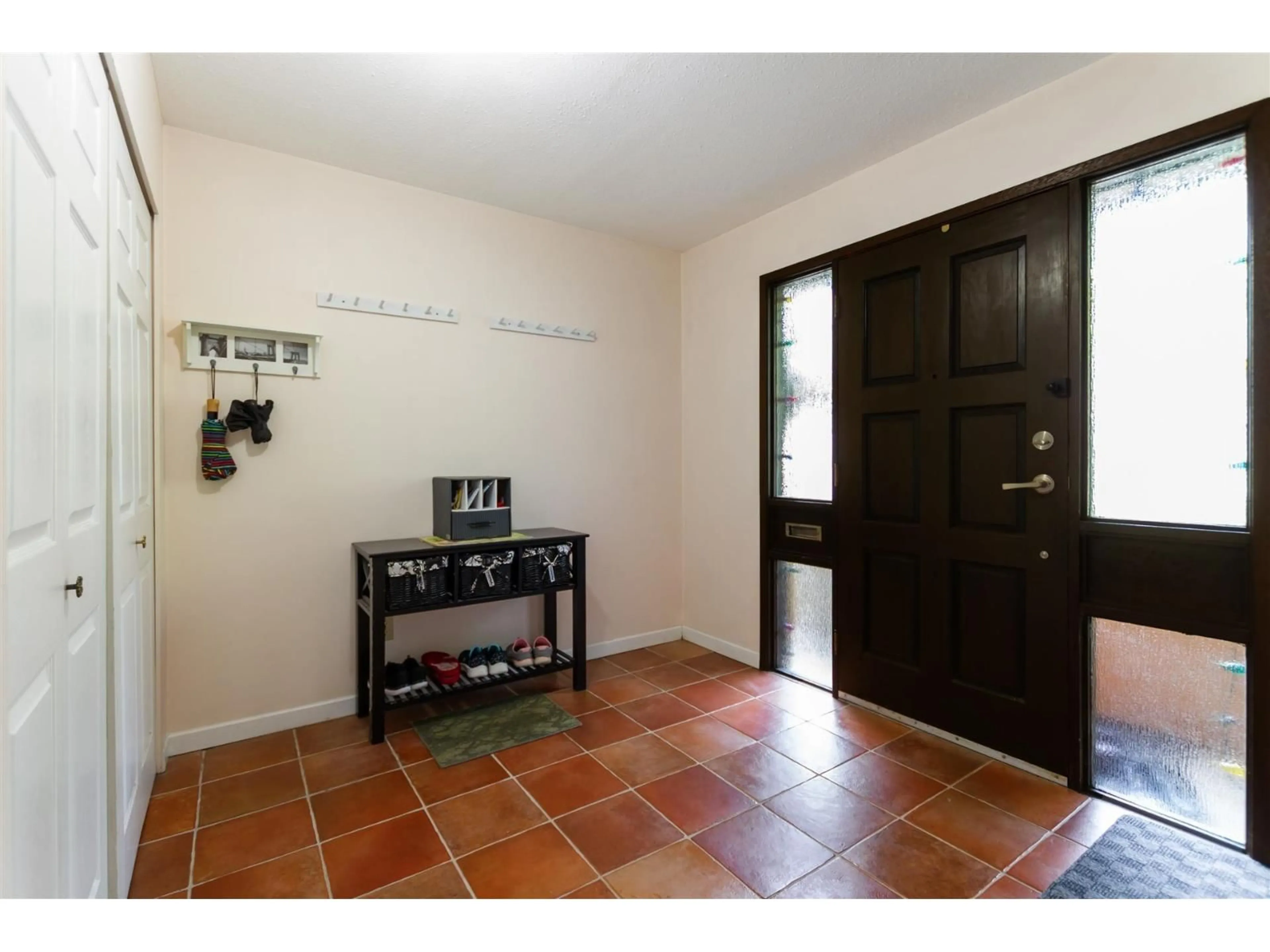 Indoor entryway for 8511 111A STREET, Delta British Columbia V4C7C9