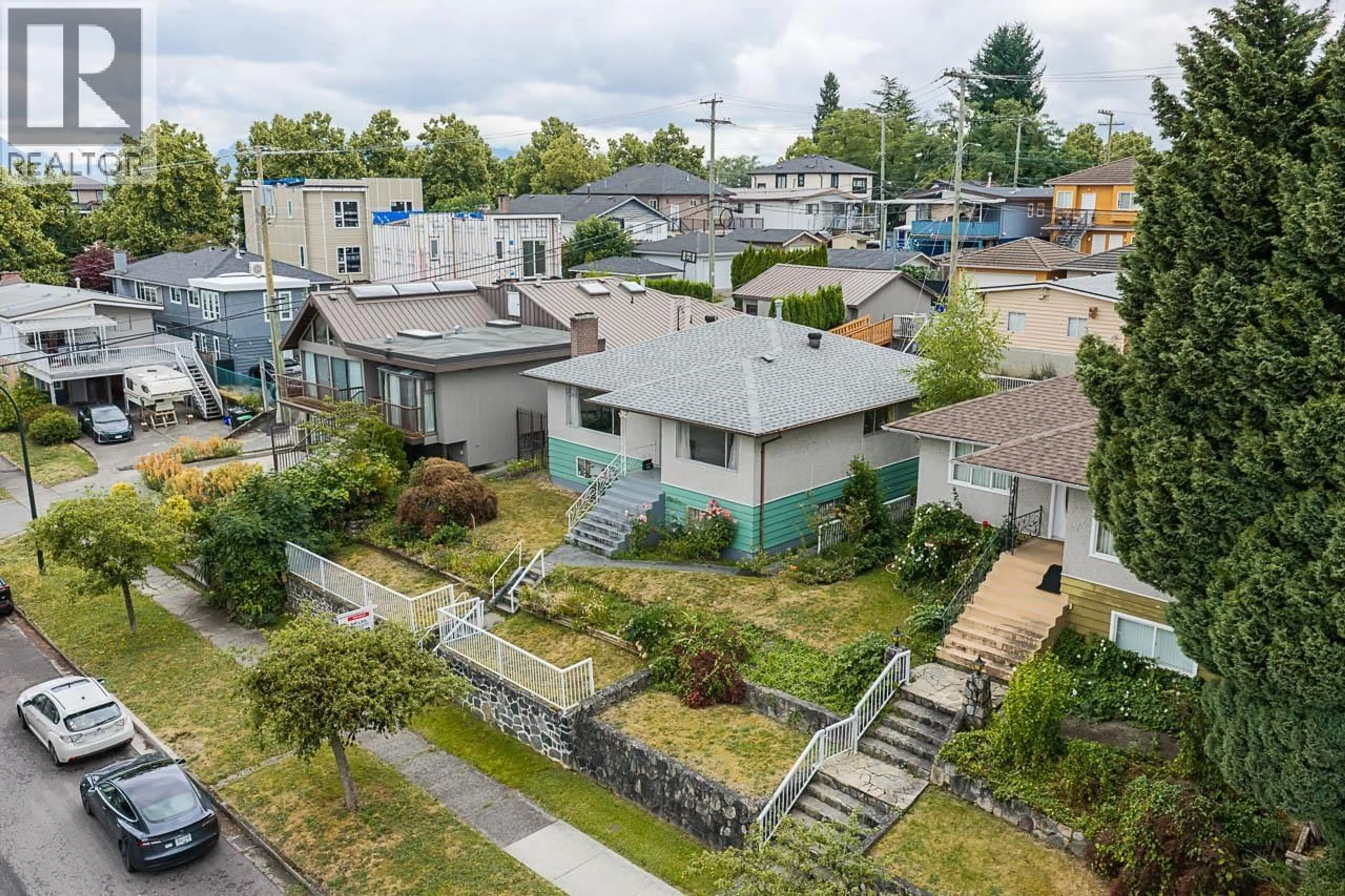 A pic from outside/outdoor area/front of a property/back of a property/a pic from drone, street for 5326 FLEMING STREET, Vancouver British Columbia V5P3E9