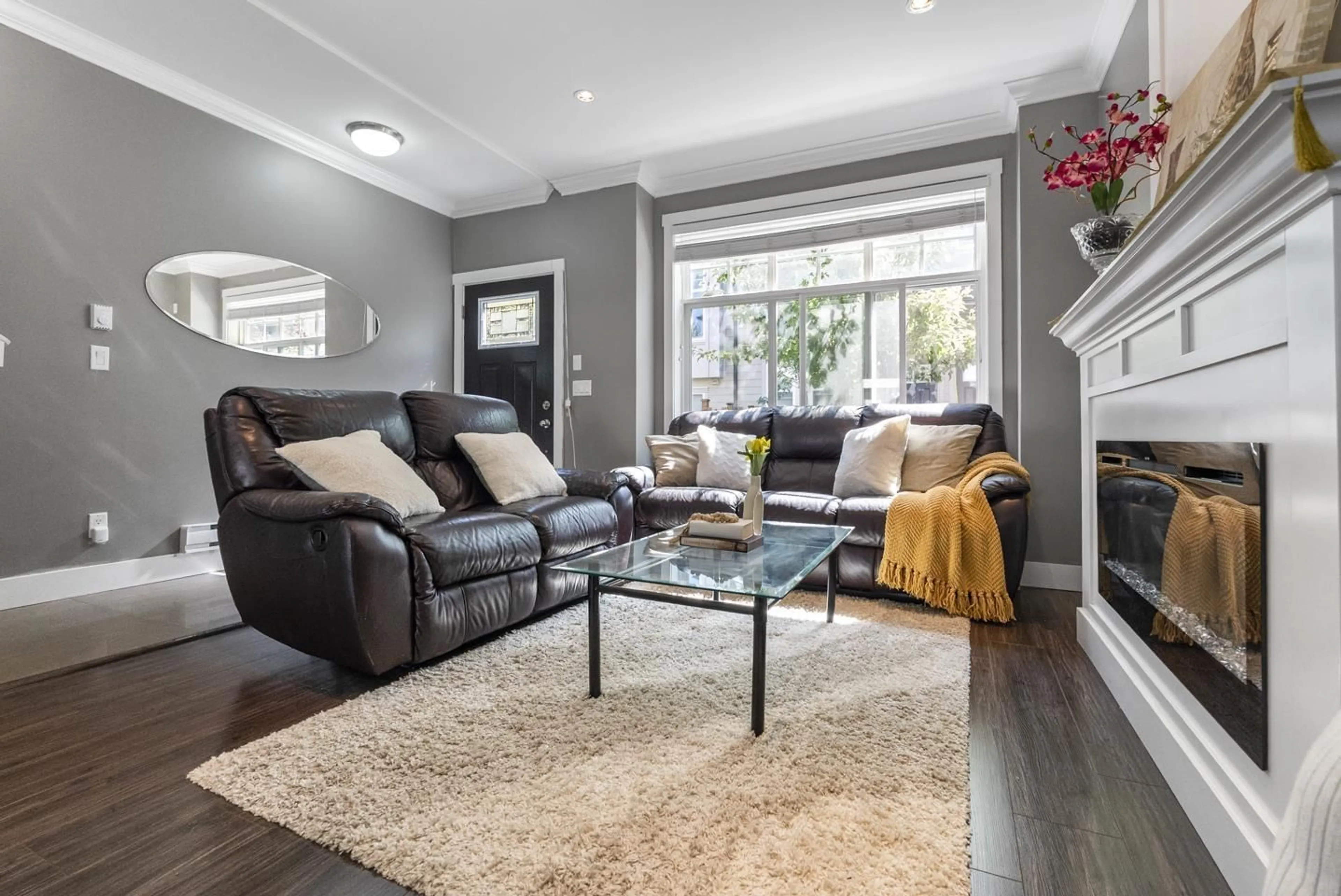 Living room with furniture, unknown for 90 - 13670 62 AVENUE, Surrey British Columbia V3X0H8