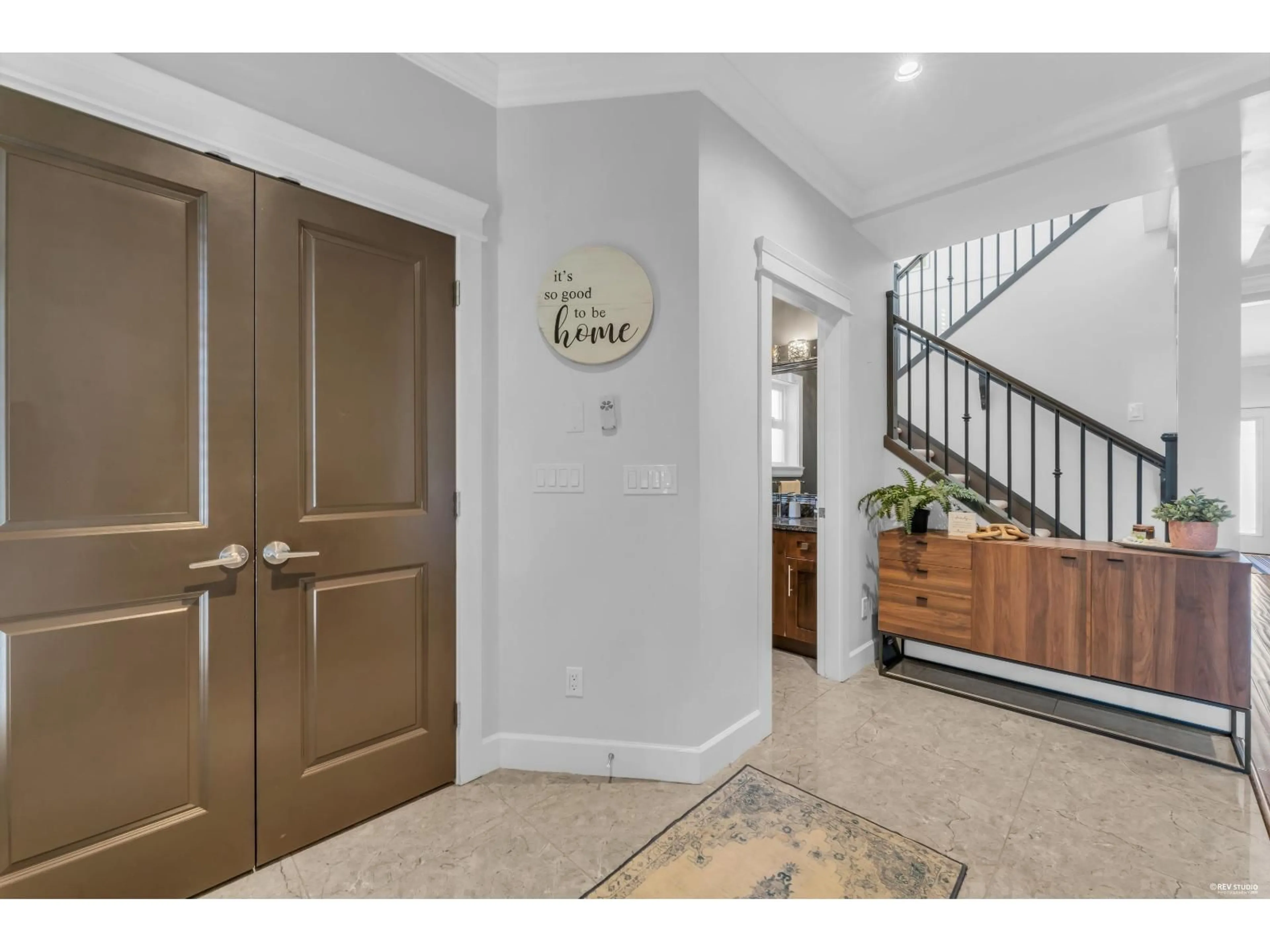 Indoor entryway for 7701 211A STREET, Langley British Columbia V2Y0K7