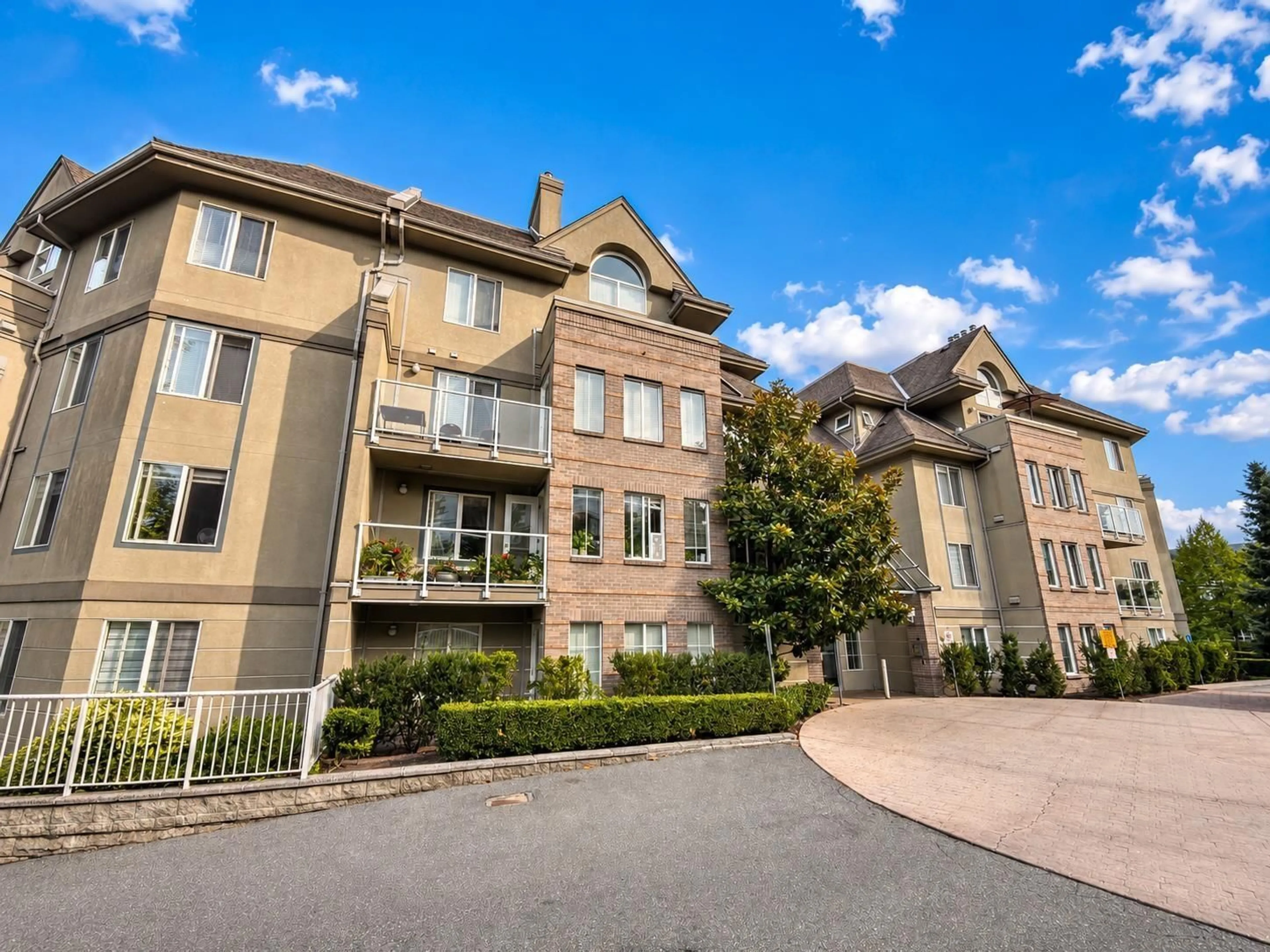 Unknown for 402 - 12125 75A AVENUE, Surrey British Columbia V3W1B9