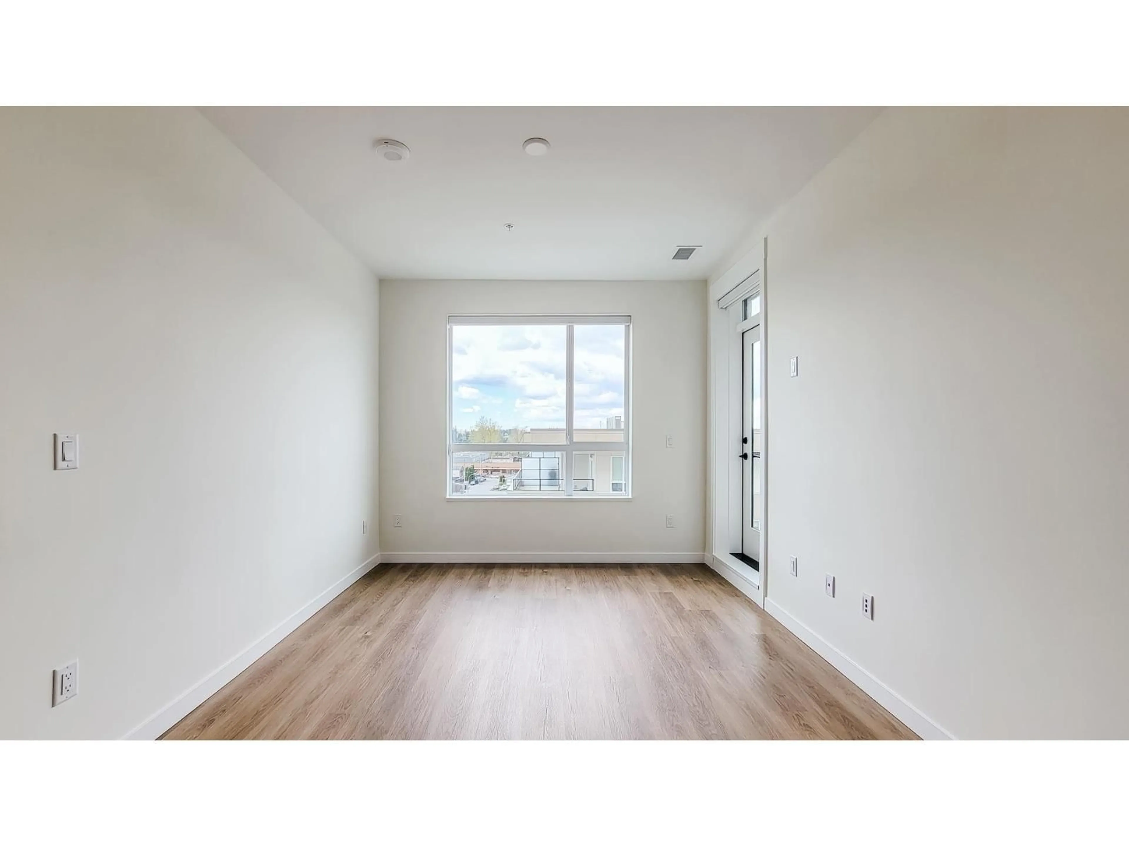 A pic of a room for 711 - 27254 ALDERGROVE TOWN CENTRE DRIVE, Langley British Columbia V4W0E5