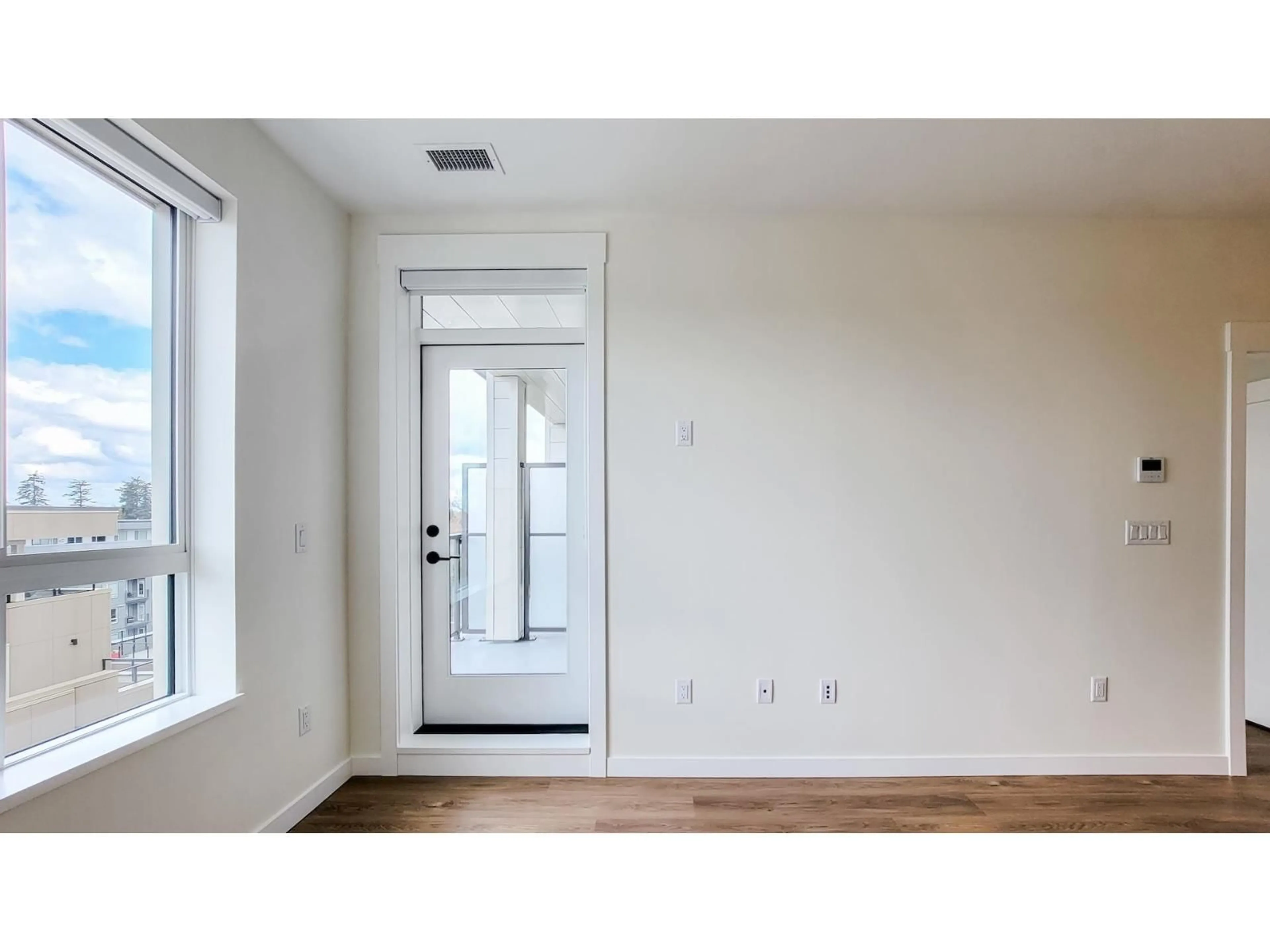A pic of a room for 711 - 27254 ALDERGROVE TOWN CENTRE DRIVE, Langley British Columbia V4W0E5