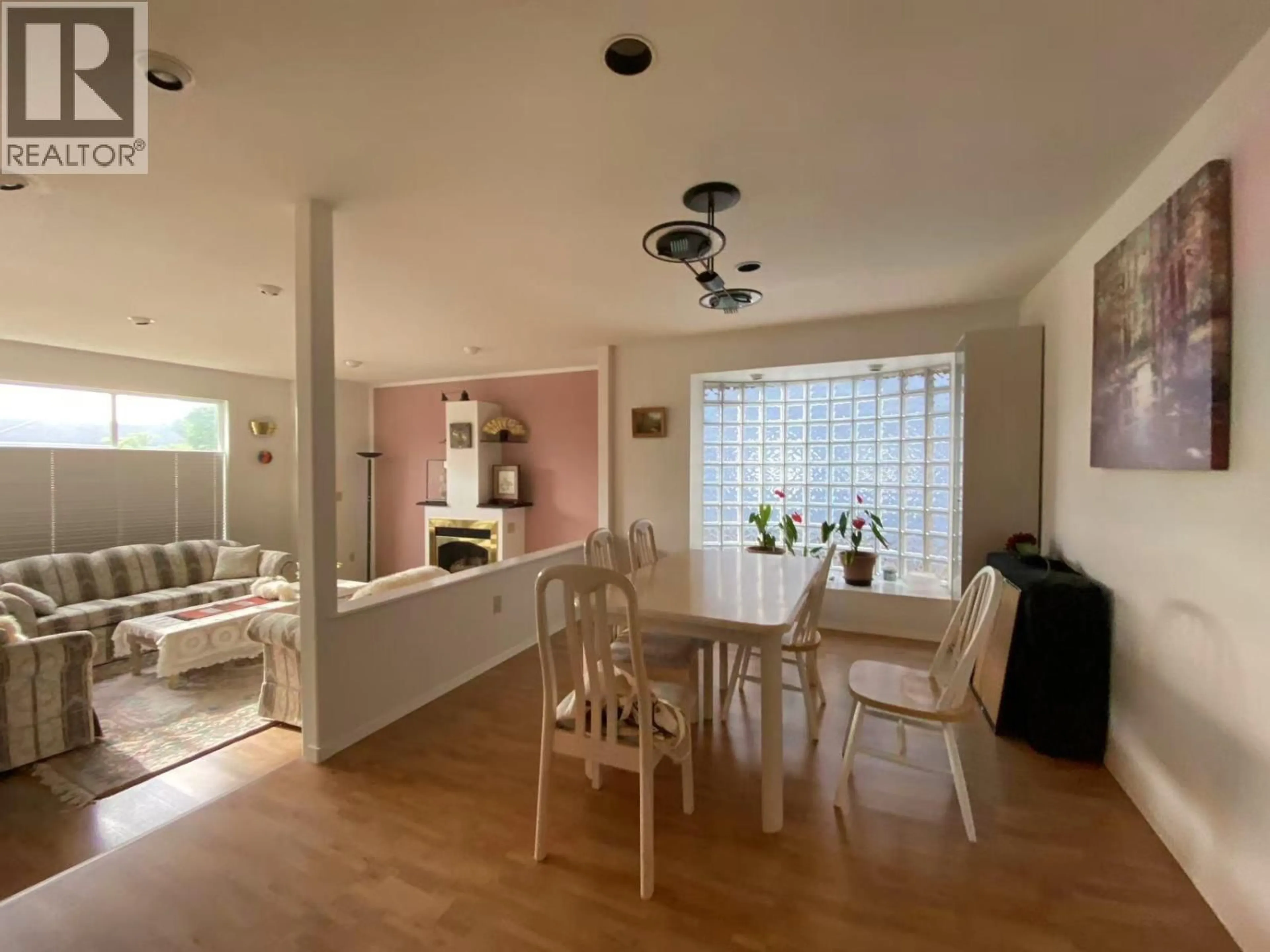 A pic of a room for 6990 WILLINGDON AVENUE, Burnaby British Columbia V5J3R2