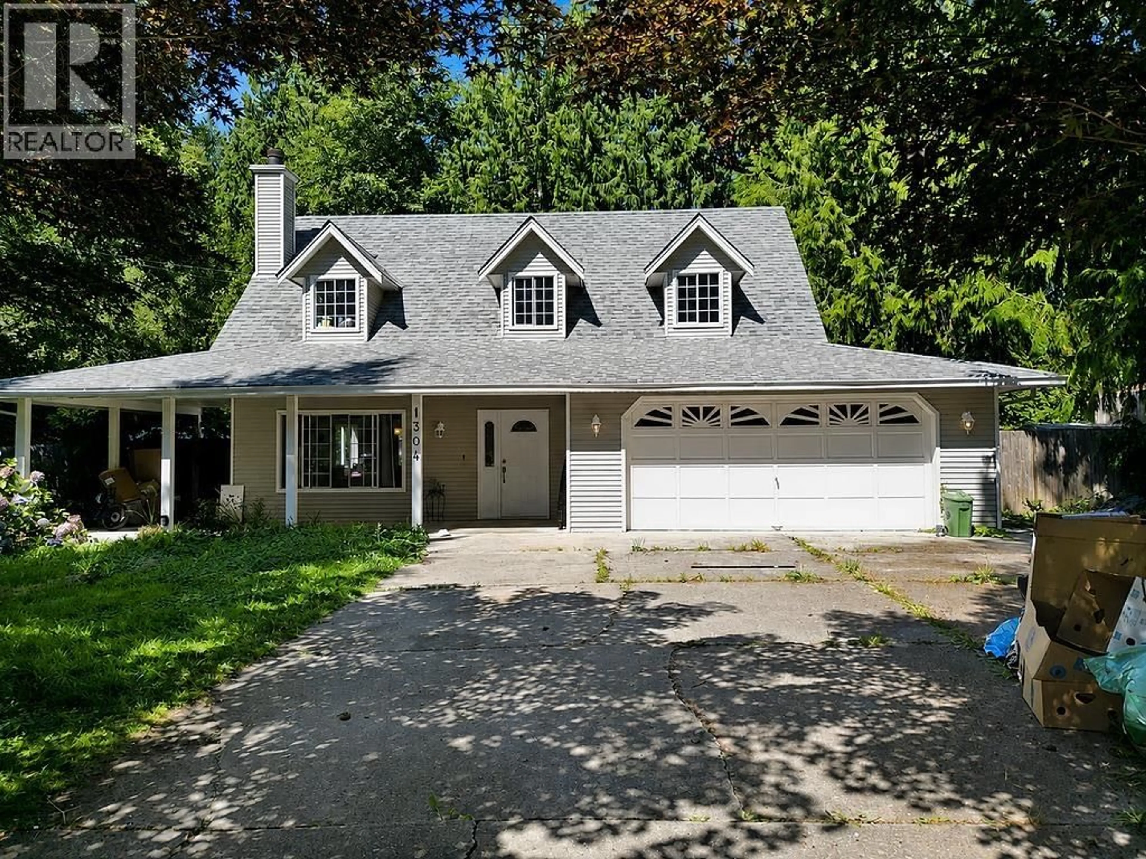 Home with vinyl exterior material, street for 1304 KEARTON ROAD, Gibsons British Columbia V0N1V4