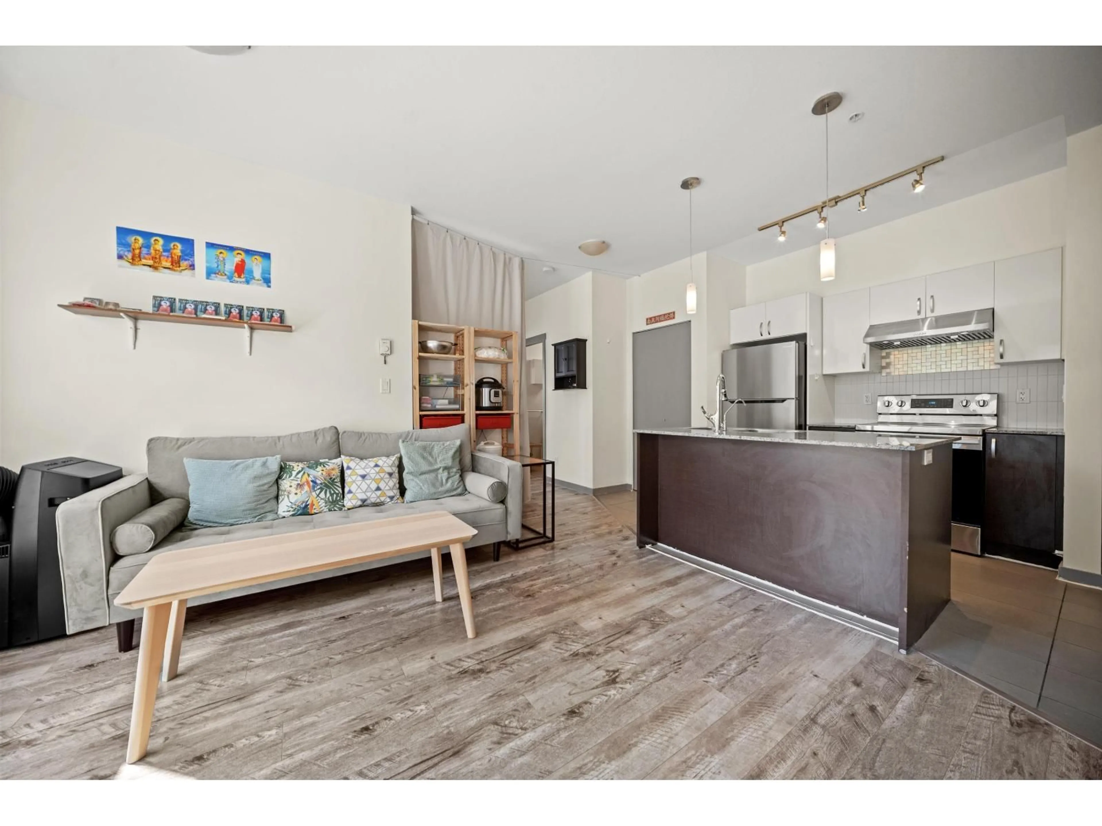 Open concept kitchen, unknown for 321 - 13728 108 AVENUE, Surrey British Columbia V3T0G2