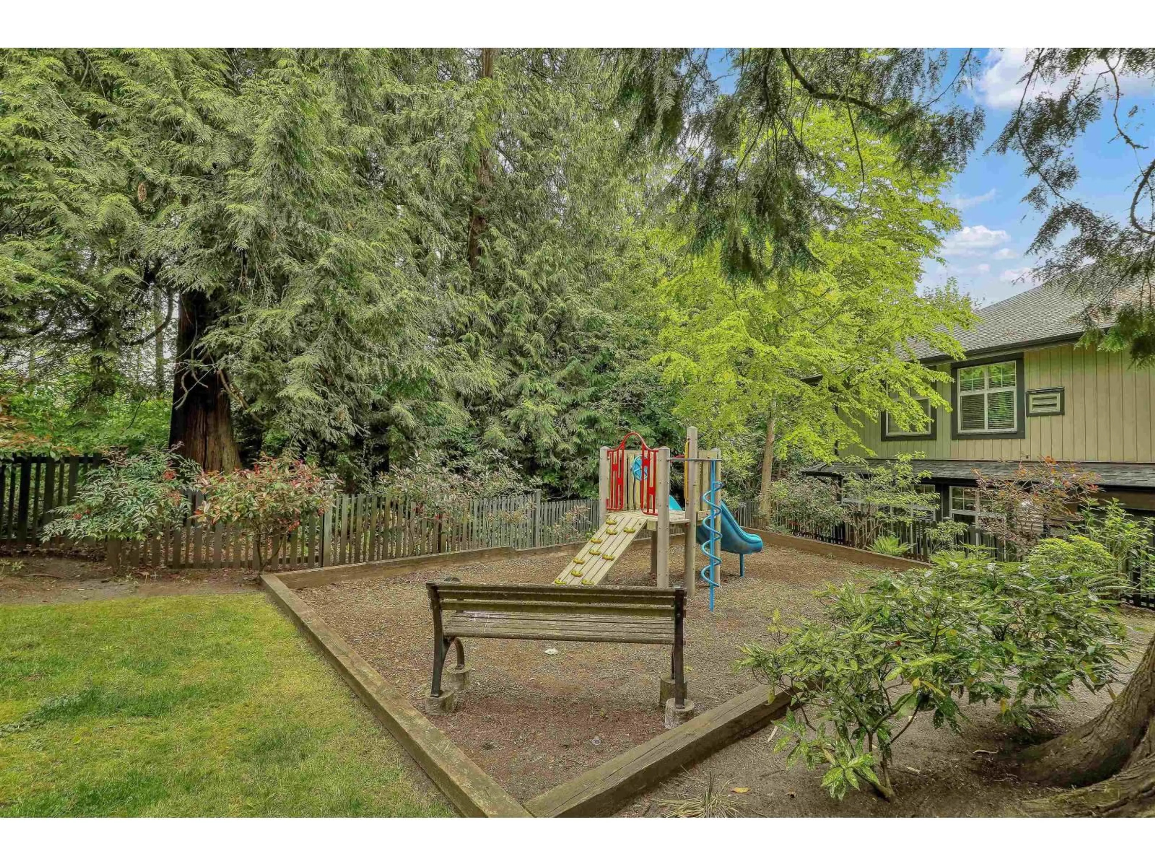 Patio, street for 49 - 6123 138 STREET, Surrey British Columbia V3X1E8