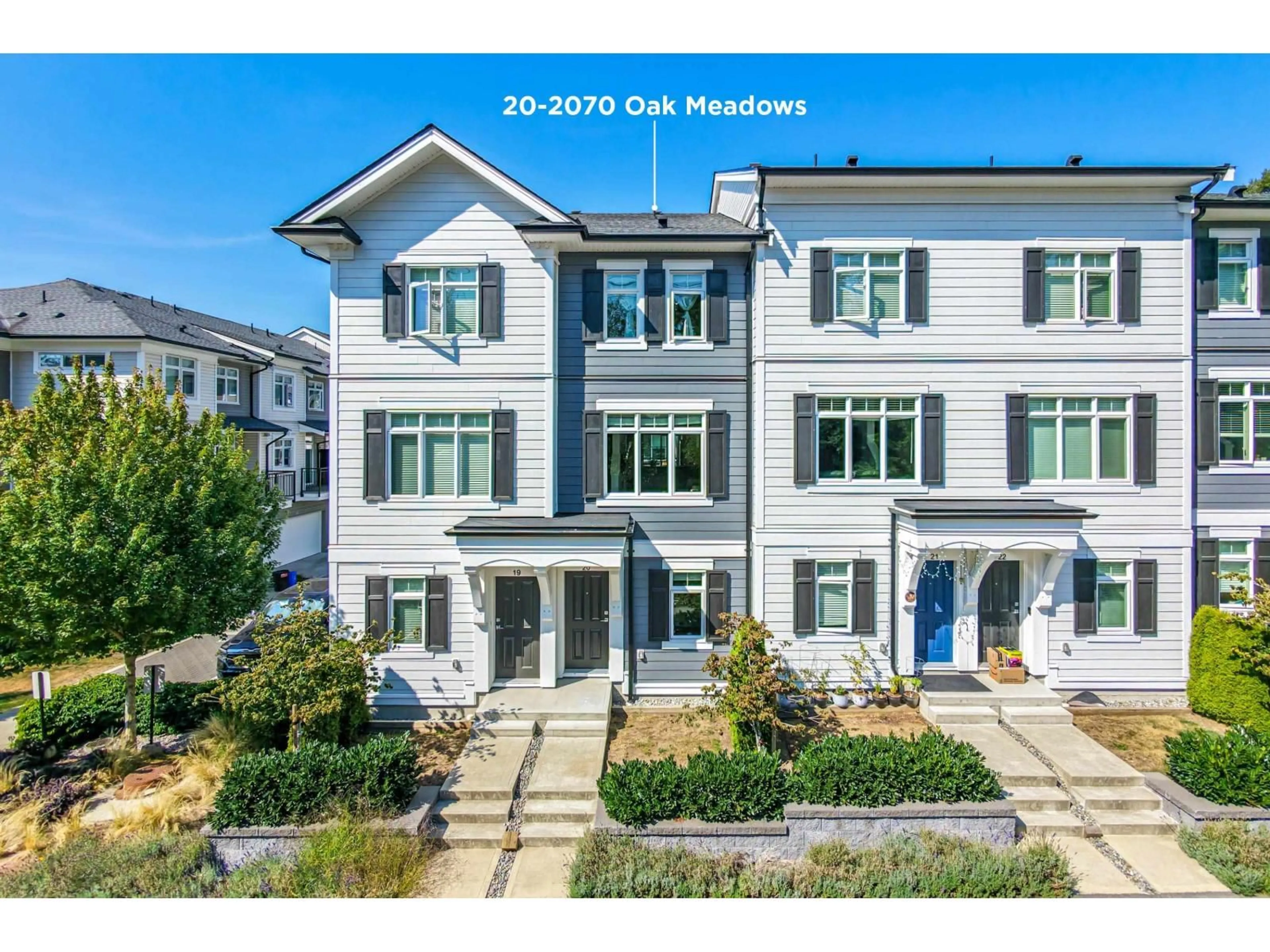 Home with vinyl exterior material, street for 20 - 2070 OAK MEADOWS DRIVE, Surrey British Columbia V3Z1J1