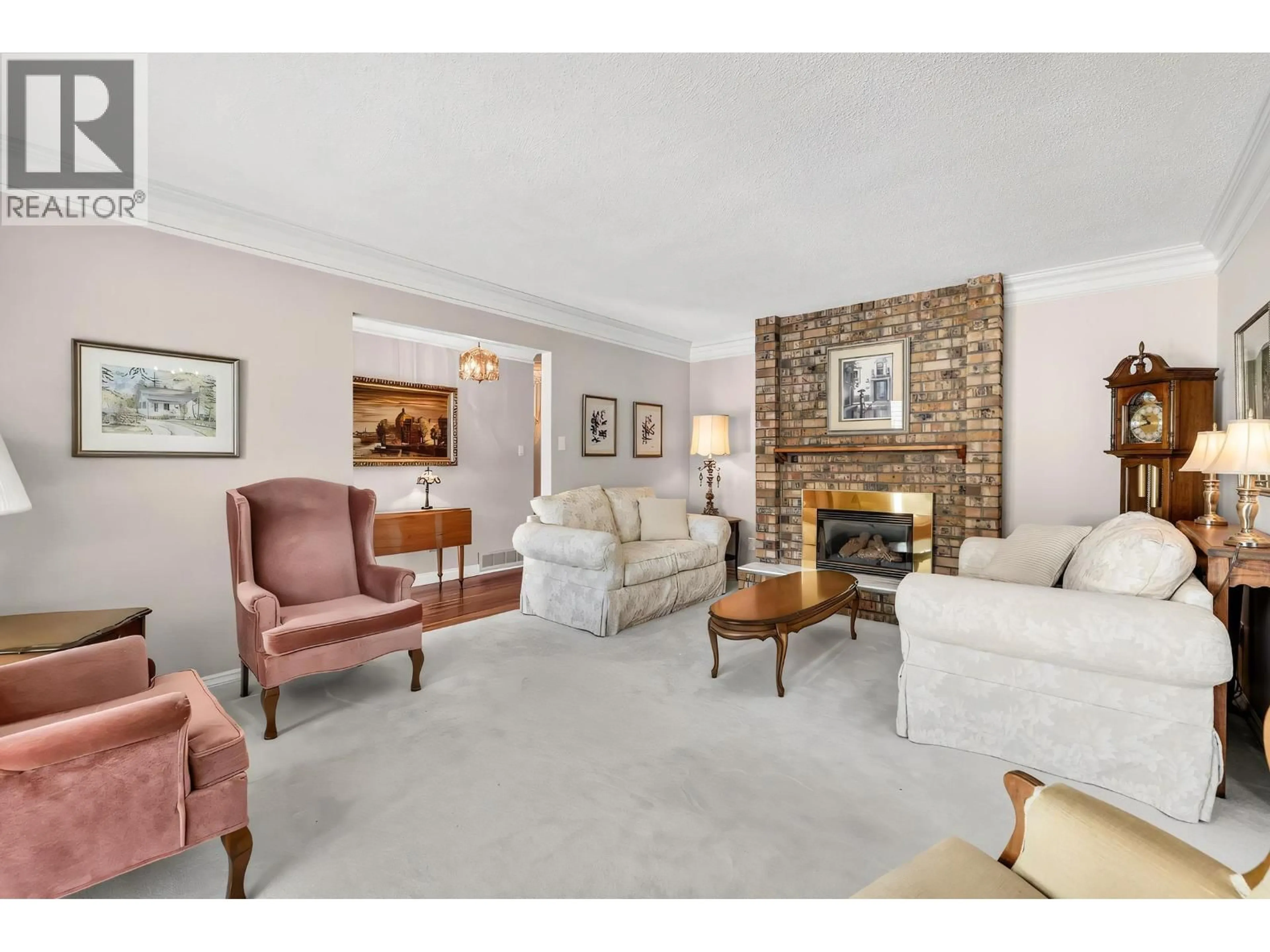 Living room with furniture, unknown for 5356 CHAMBERLAYNE WAY, Ladner British Columbia V4K4C6