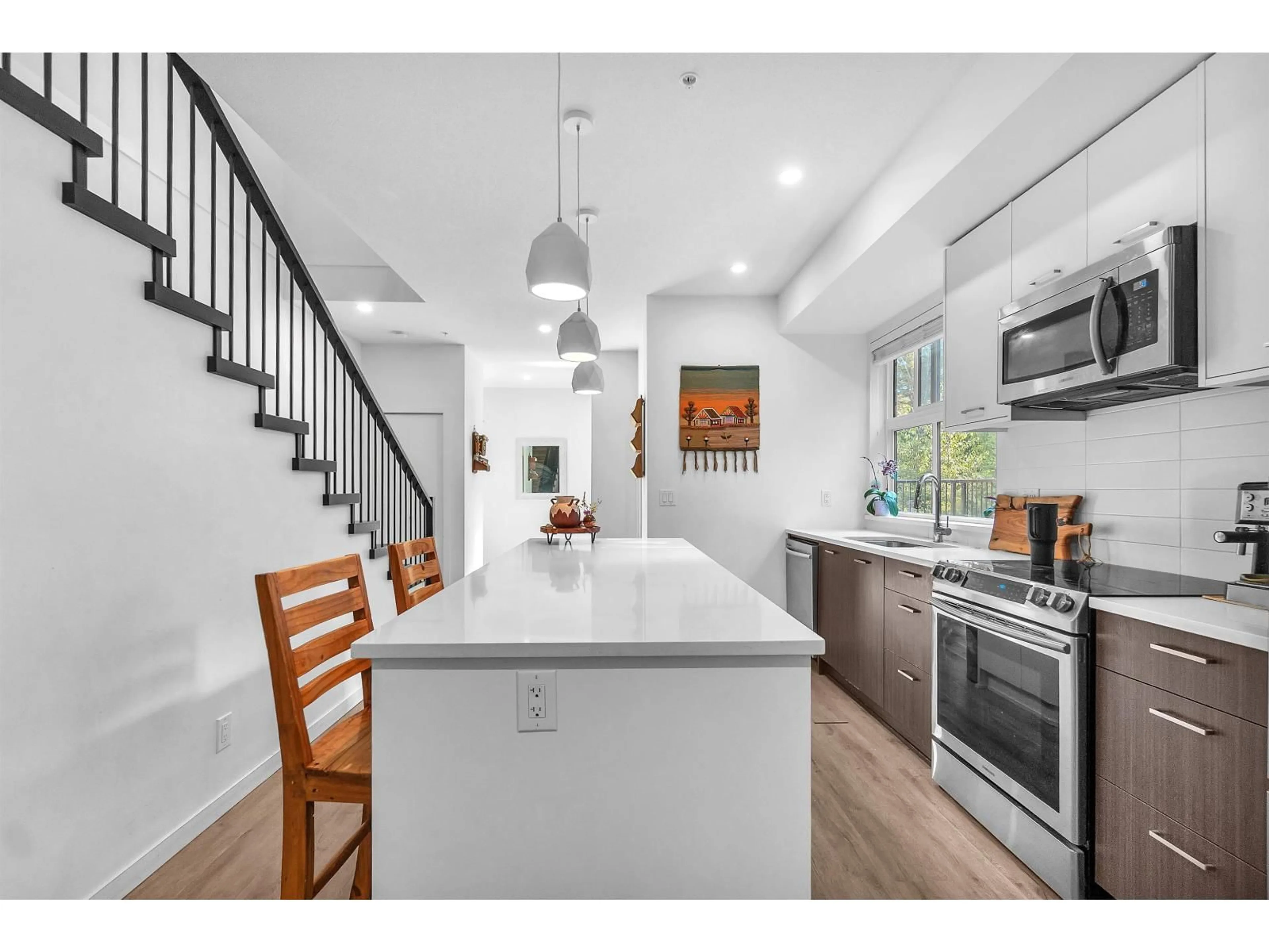 Open concept kitchen, ceramic/tile floor for B210 - 20087 68 AVENUE, Langdale British Columbia V2Y0Y3