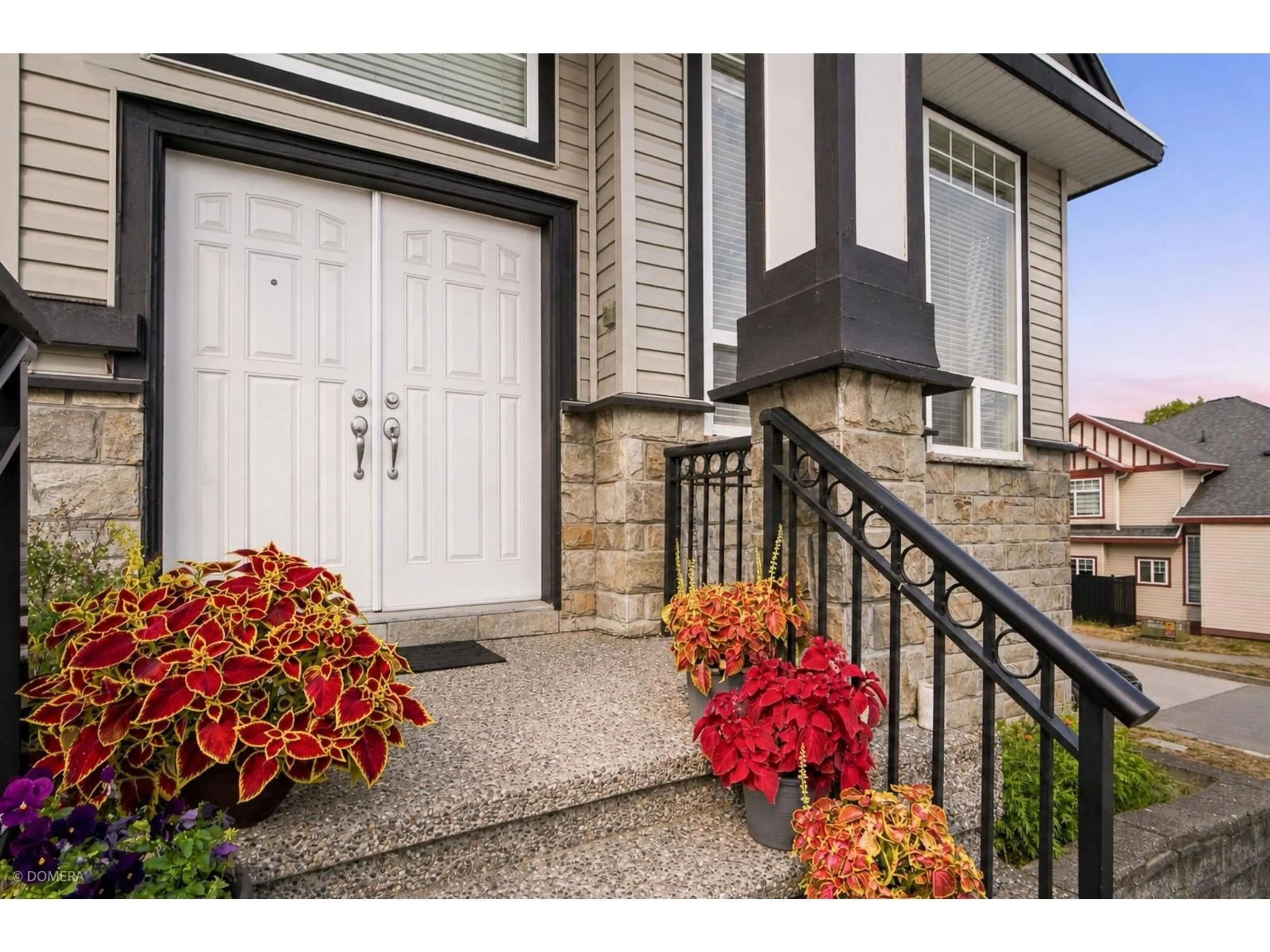 Indoor entryway for 6191 146 STREET, Surrey British Columbia V3S3A1